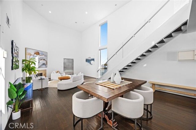 925 North Genesee Avenue Unit: 4