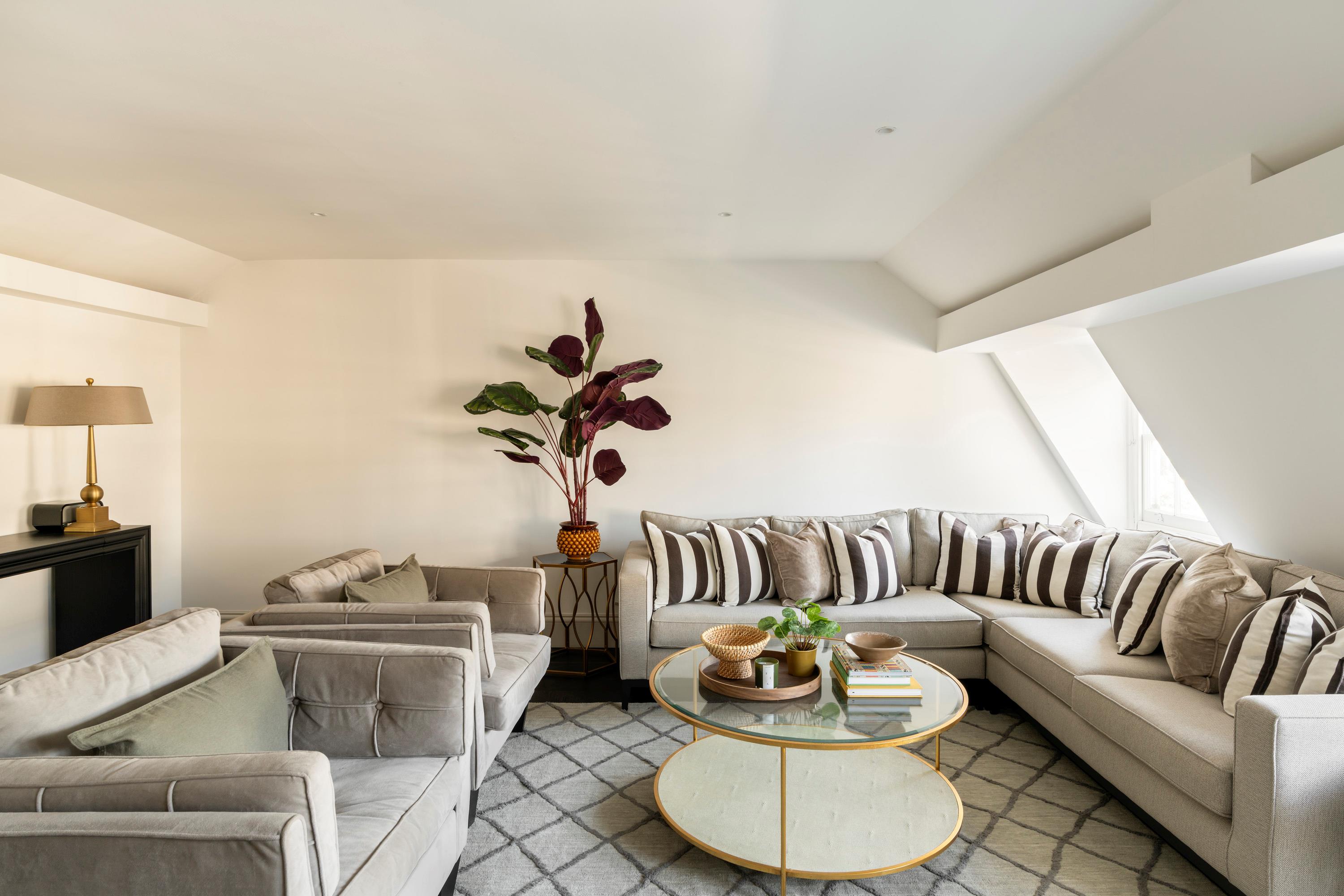 Fitzhardinge Street, Marylebone, W1H