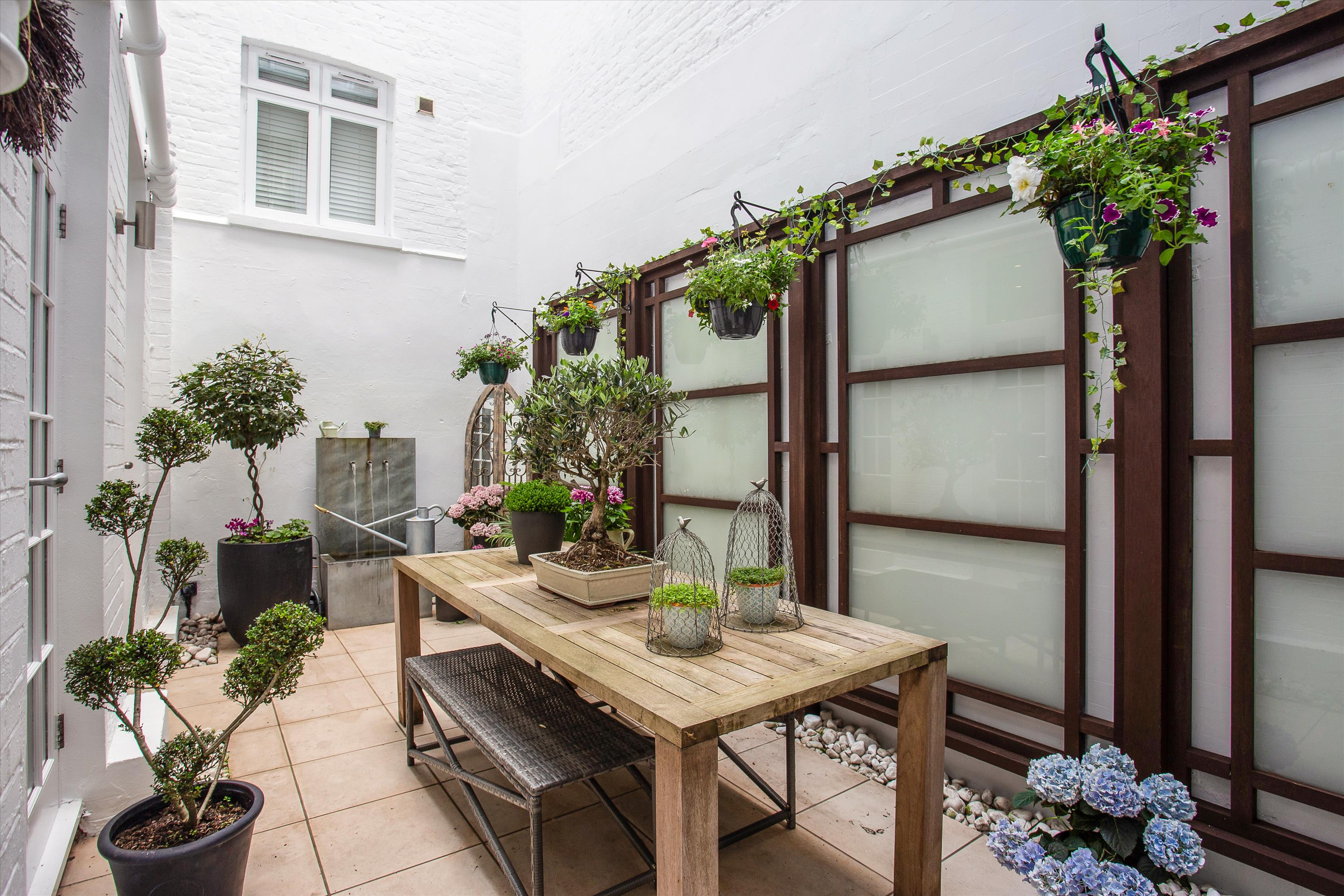 Montagu Square, Marylebone, London W1H