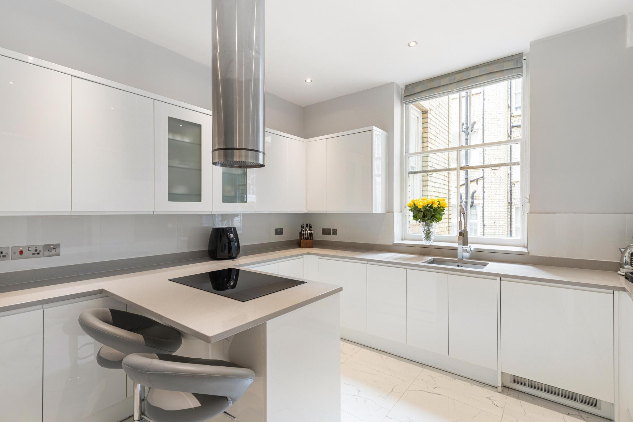 Bickenhall Street, London W1U