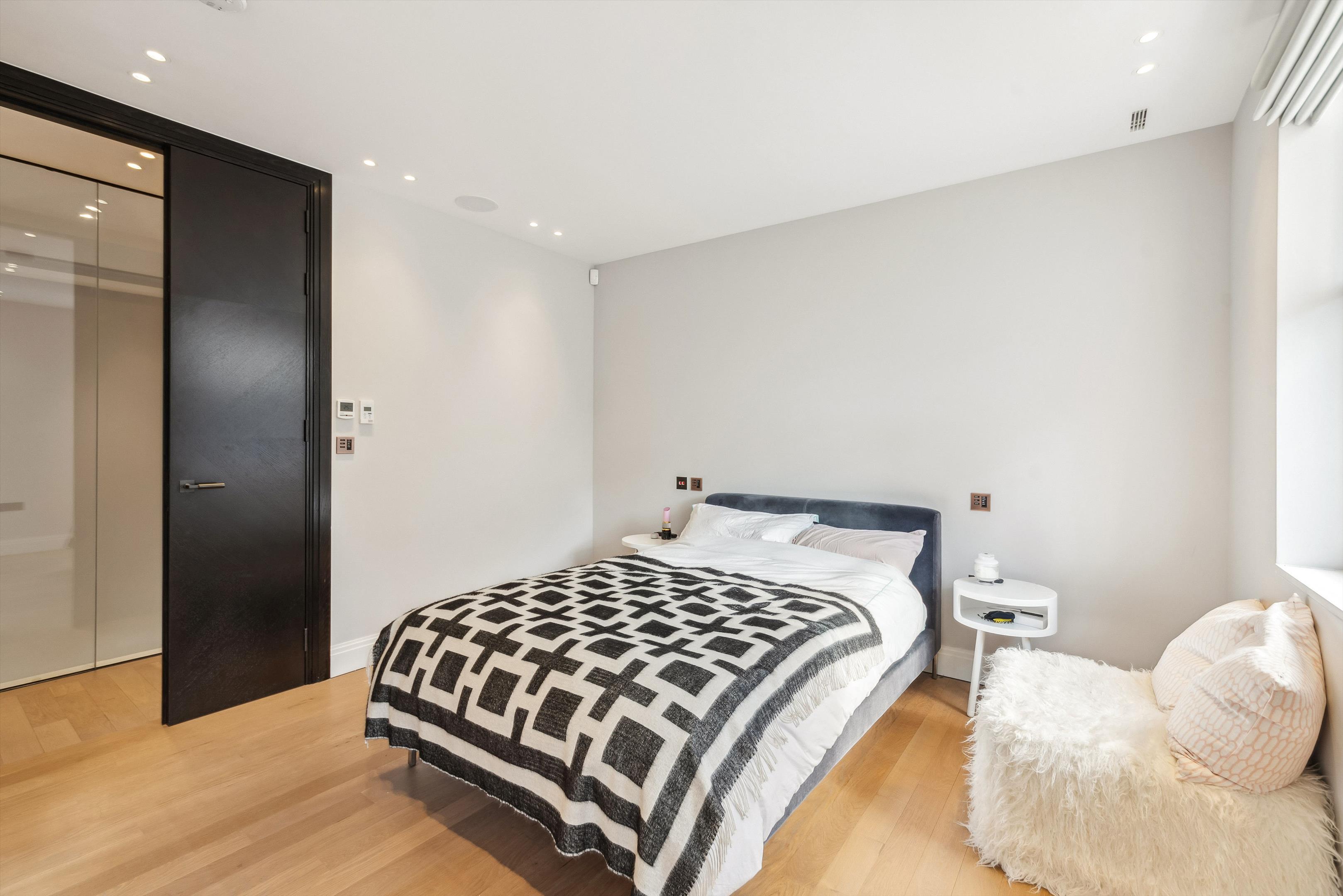 Park Crescent, Marylebone, London W1B