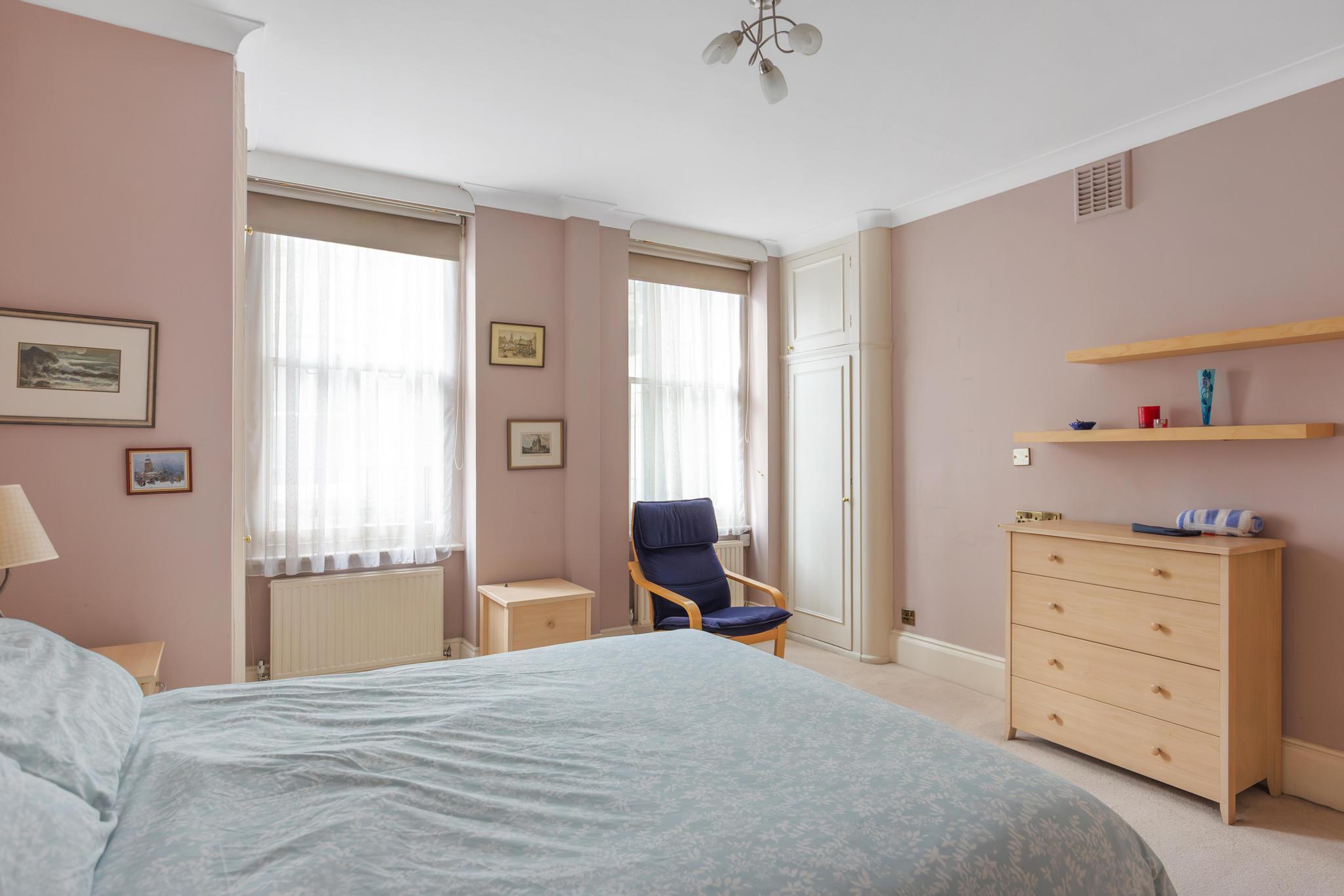 Montagu Mansions, London W1U