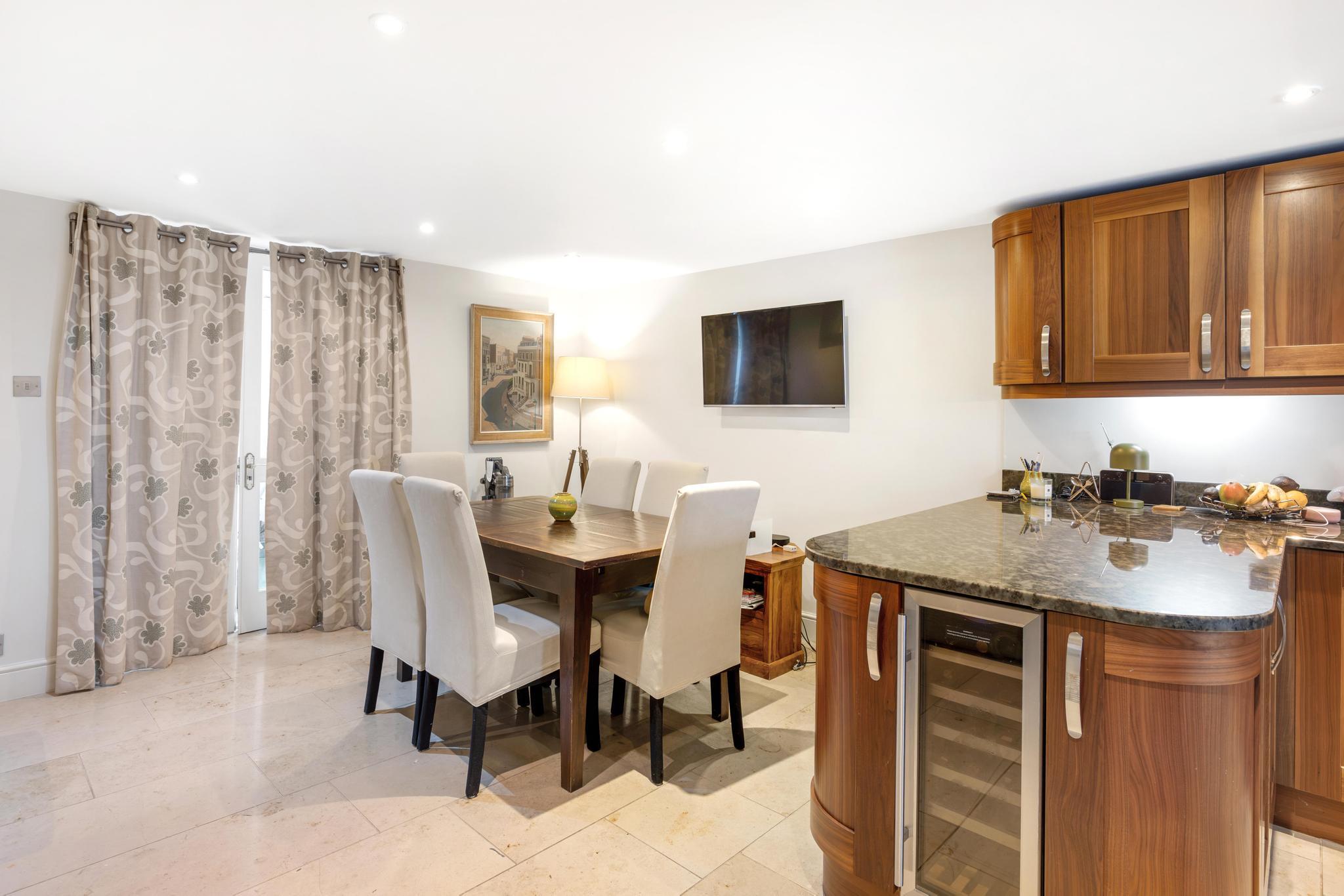Middleton Place, London W1W