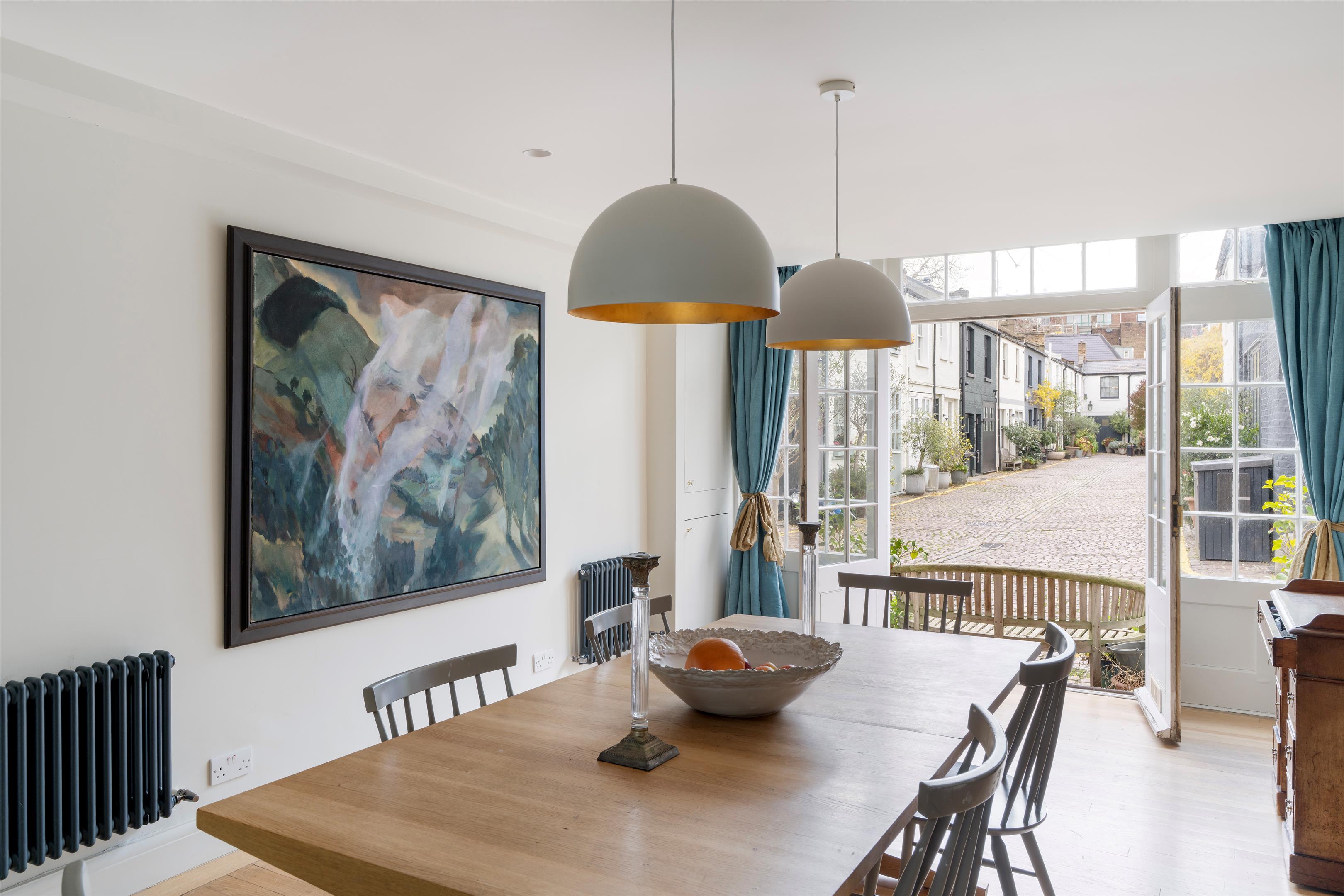 Pembridge Mews, Notting Hill, W11