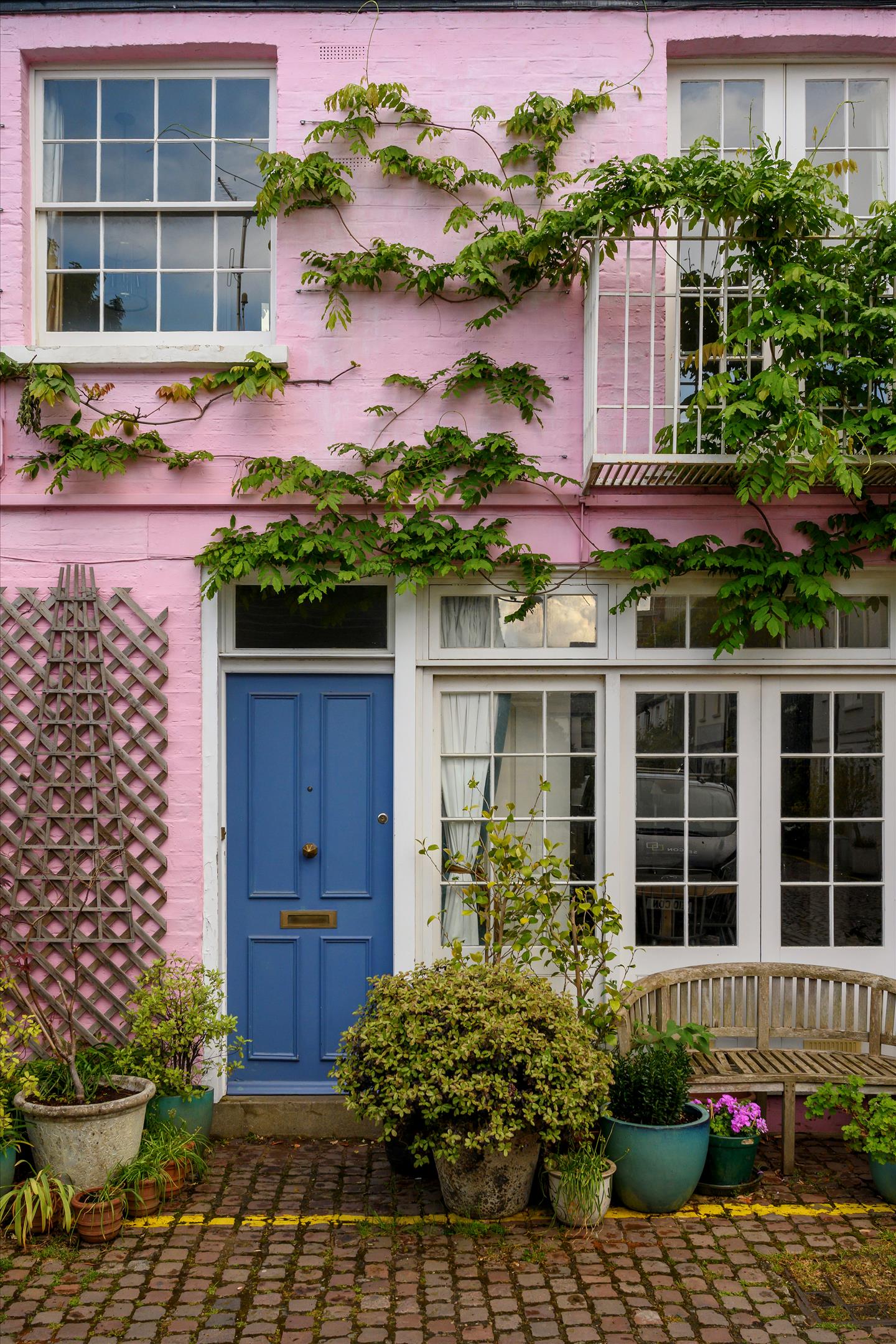 Pembridge Mews, Notting Hill, W11