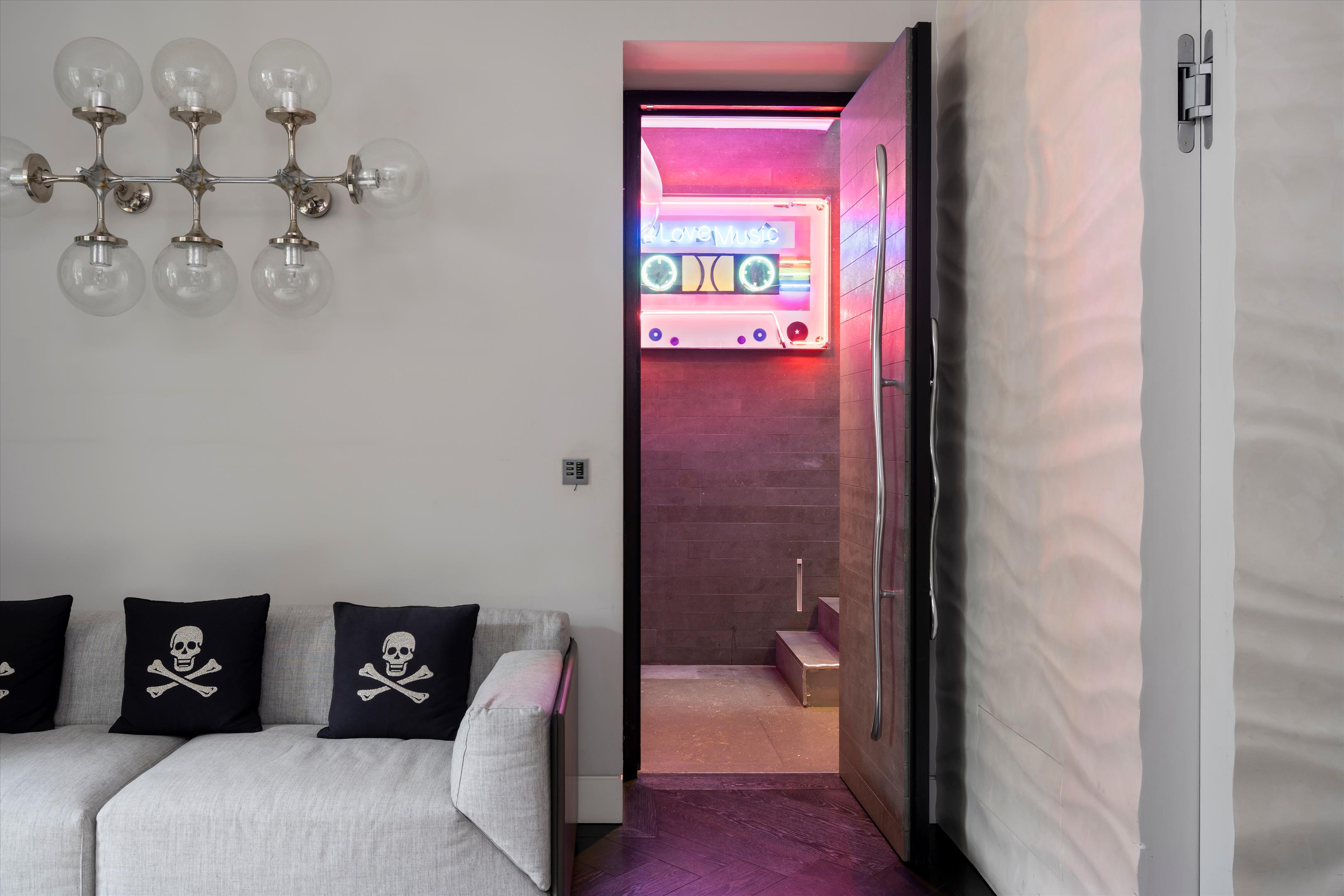 Elgin Crescent, London, W11
