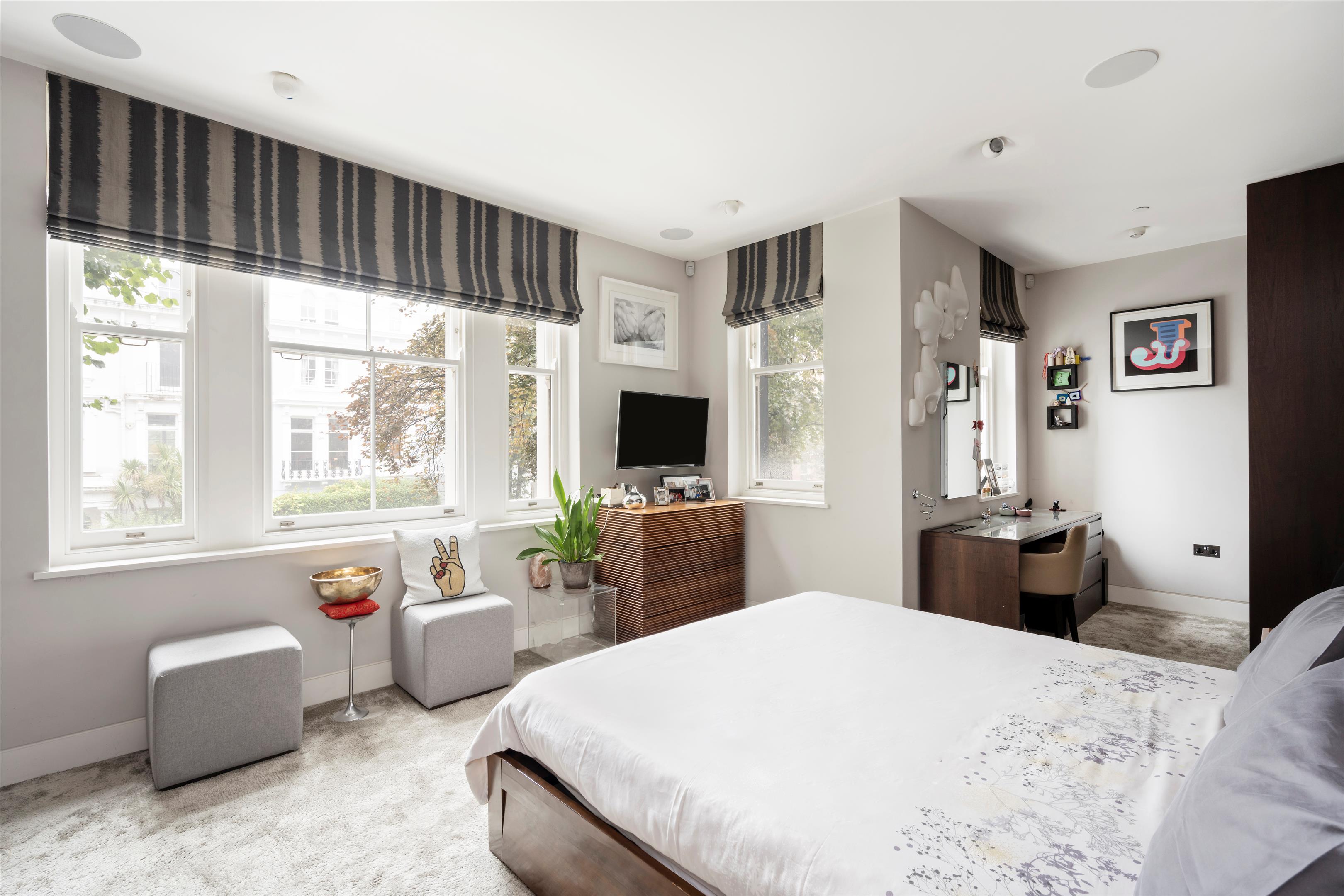 Elgin Crescent, London, W11