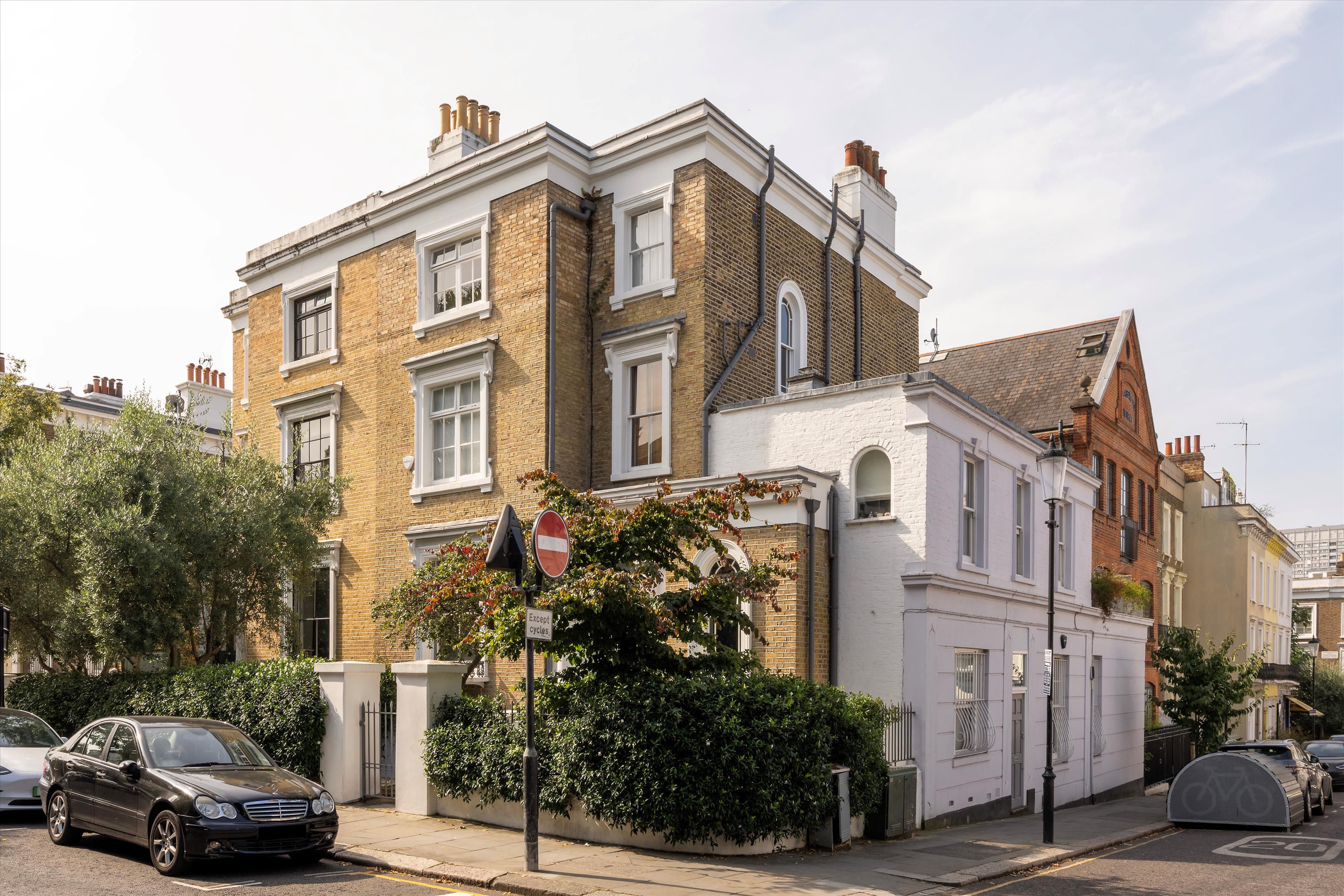 Clarendon Road, London, W11