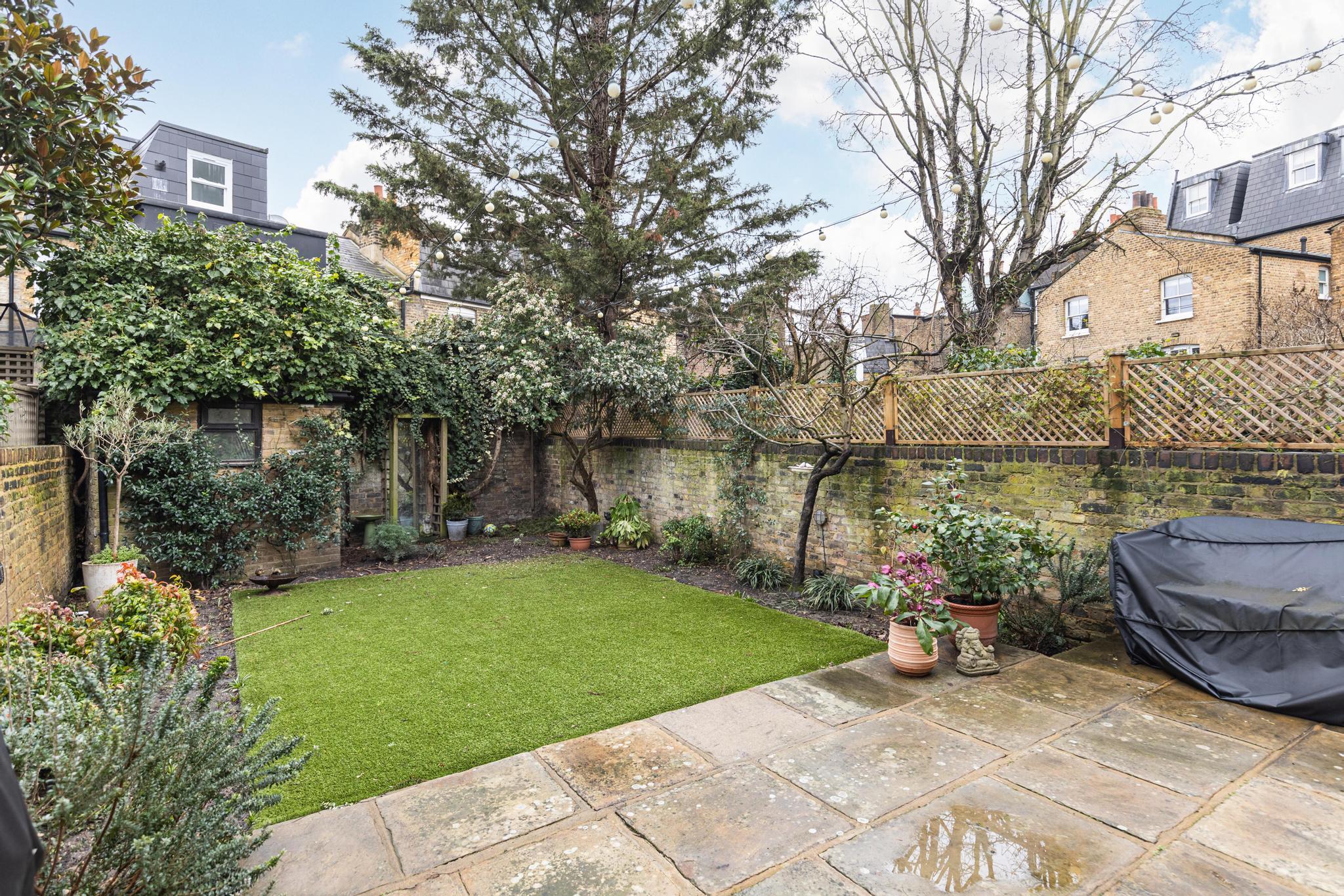Bovingdon Road, London SW6