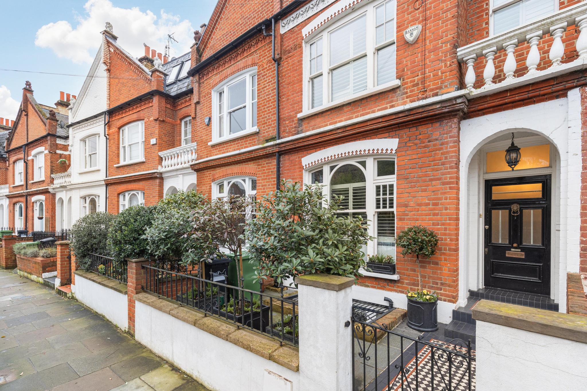 Bovingdon Road, London SW6