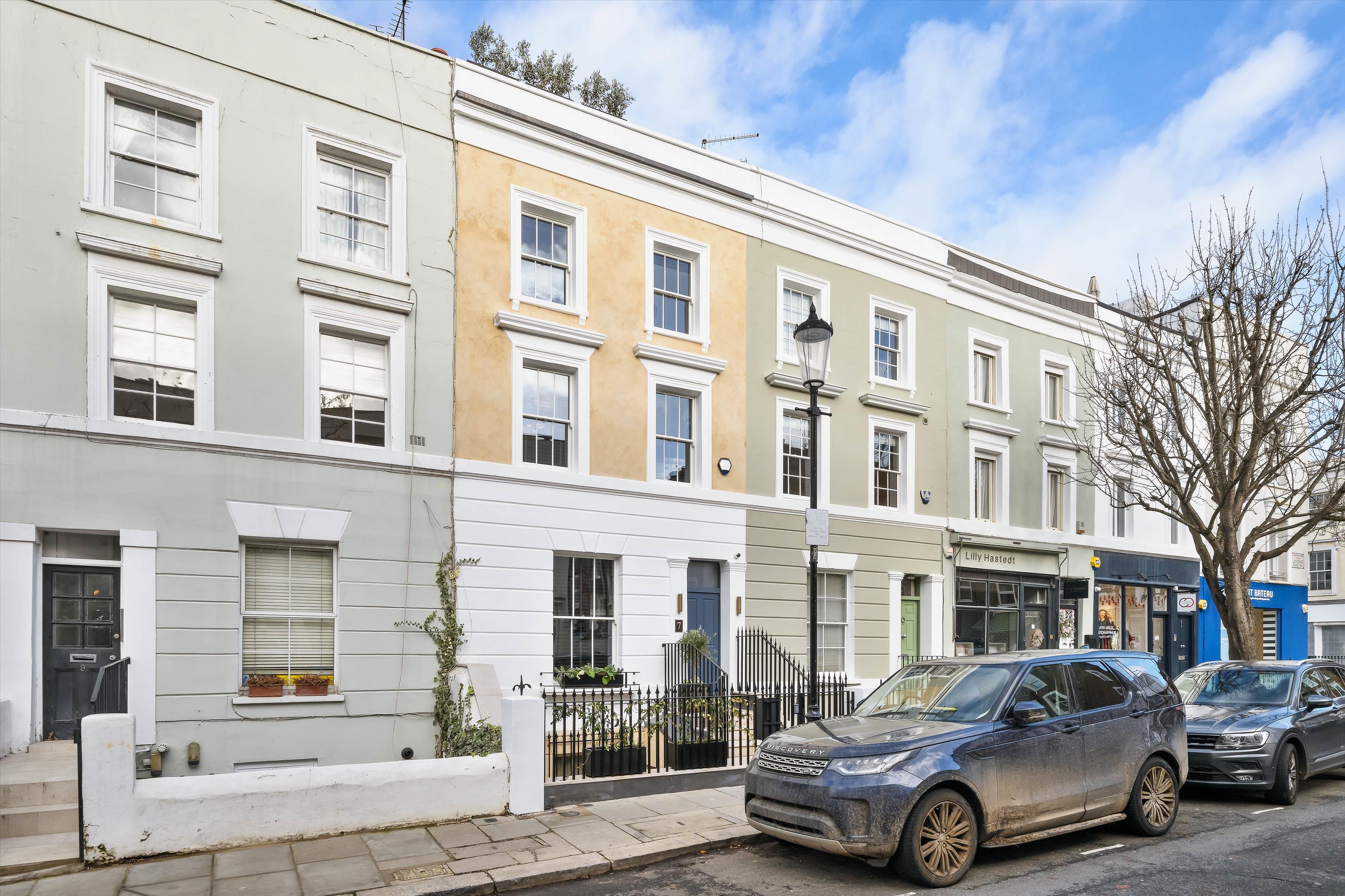 Lonsdale Road, London W11.