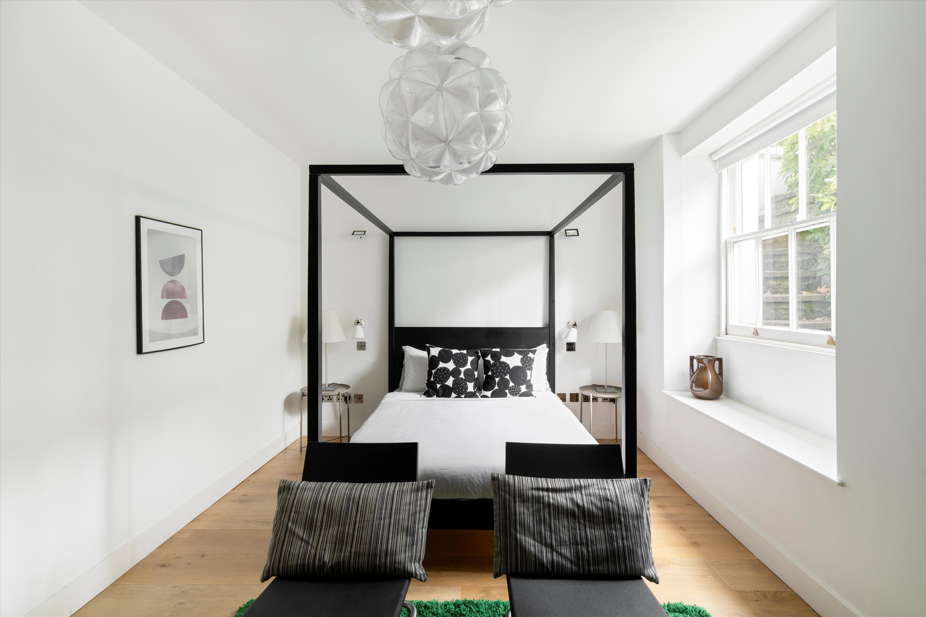 Lansdowne Crescent, Notting Hill, W11