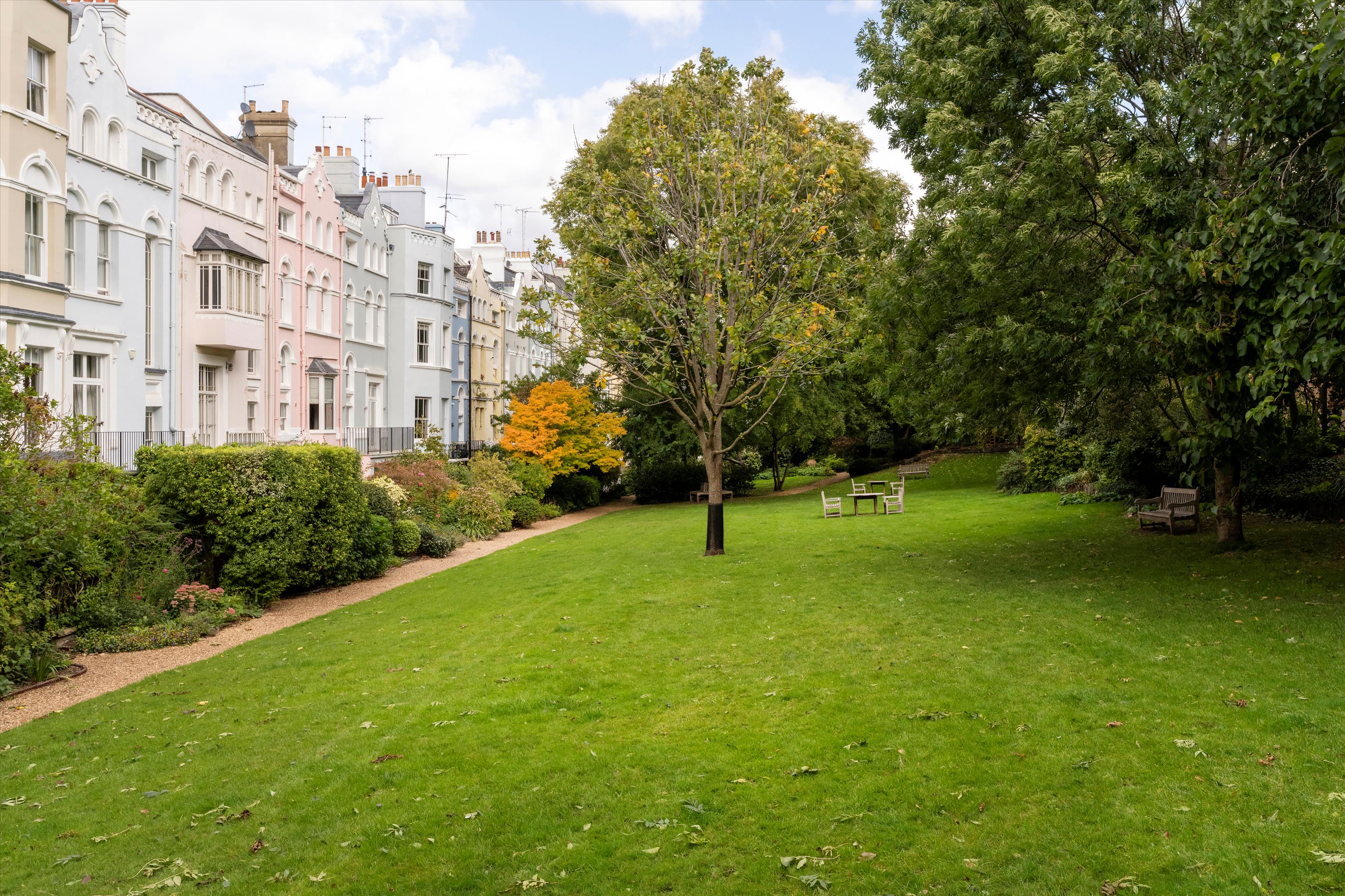 Lansdowne Crescent, Notting Hill, W11