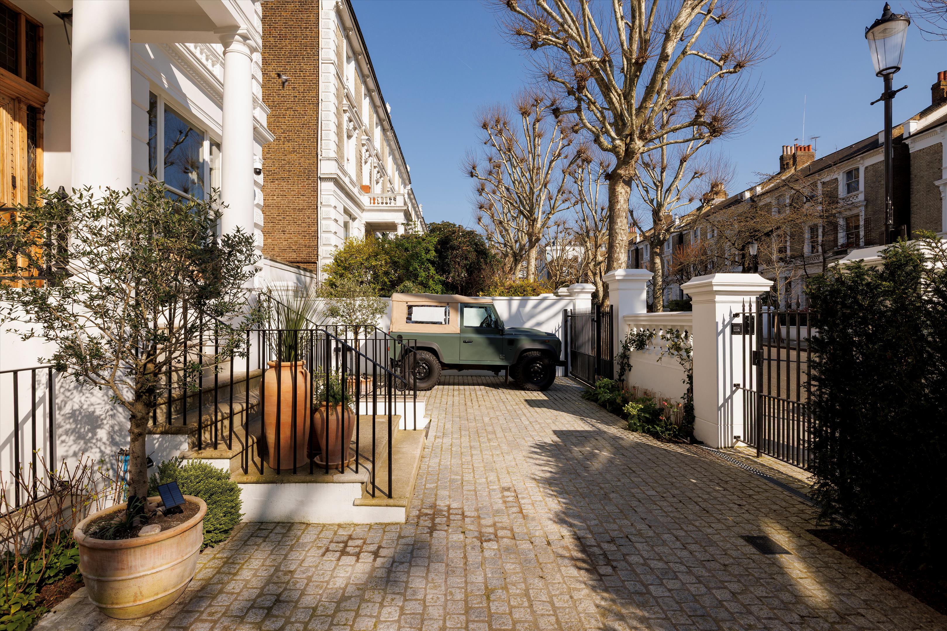 Bassett Road, London W10