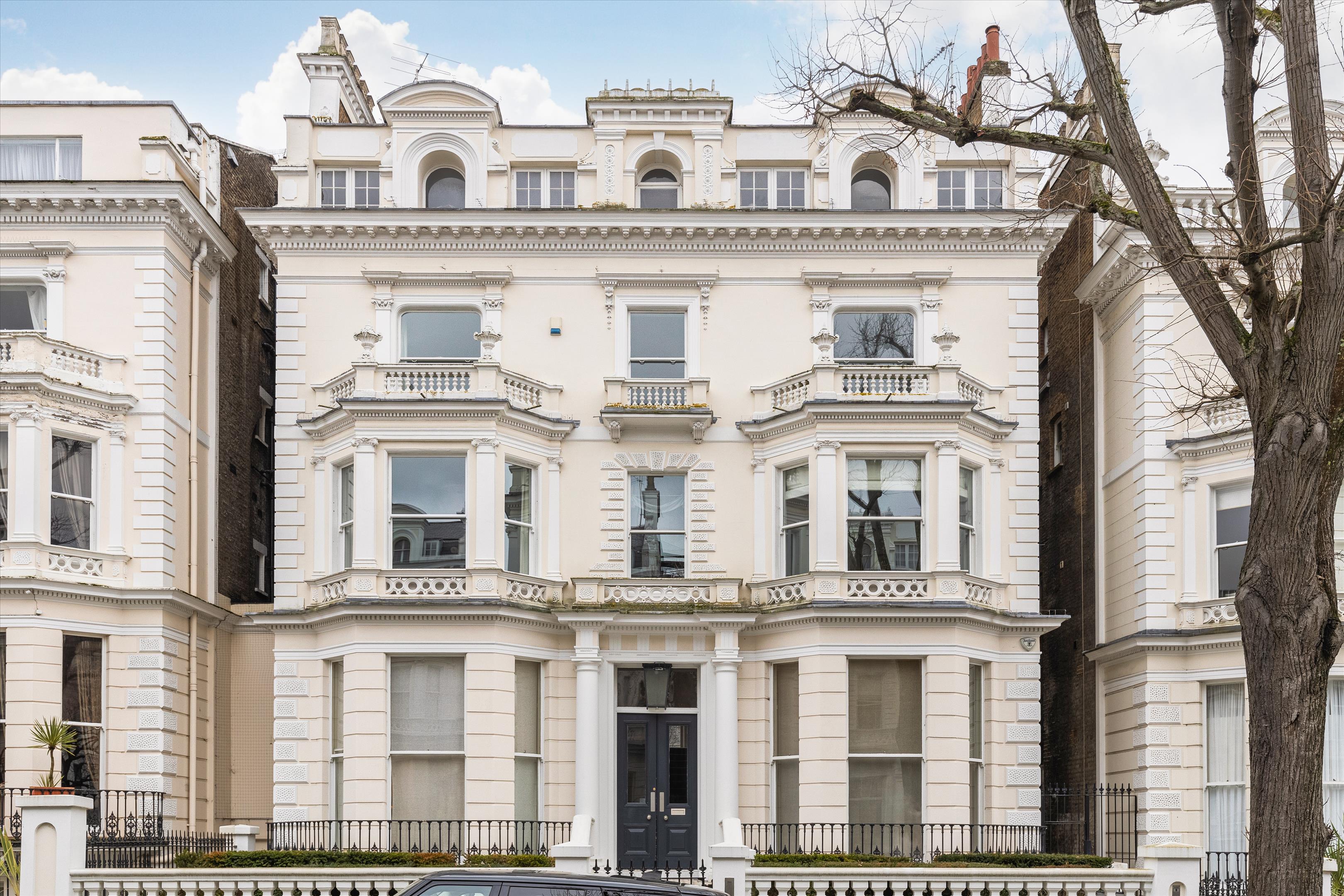 Holland Park, London W11