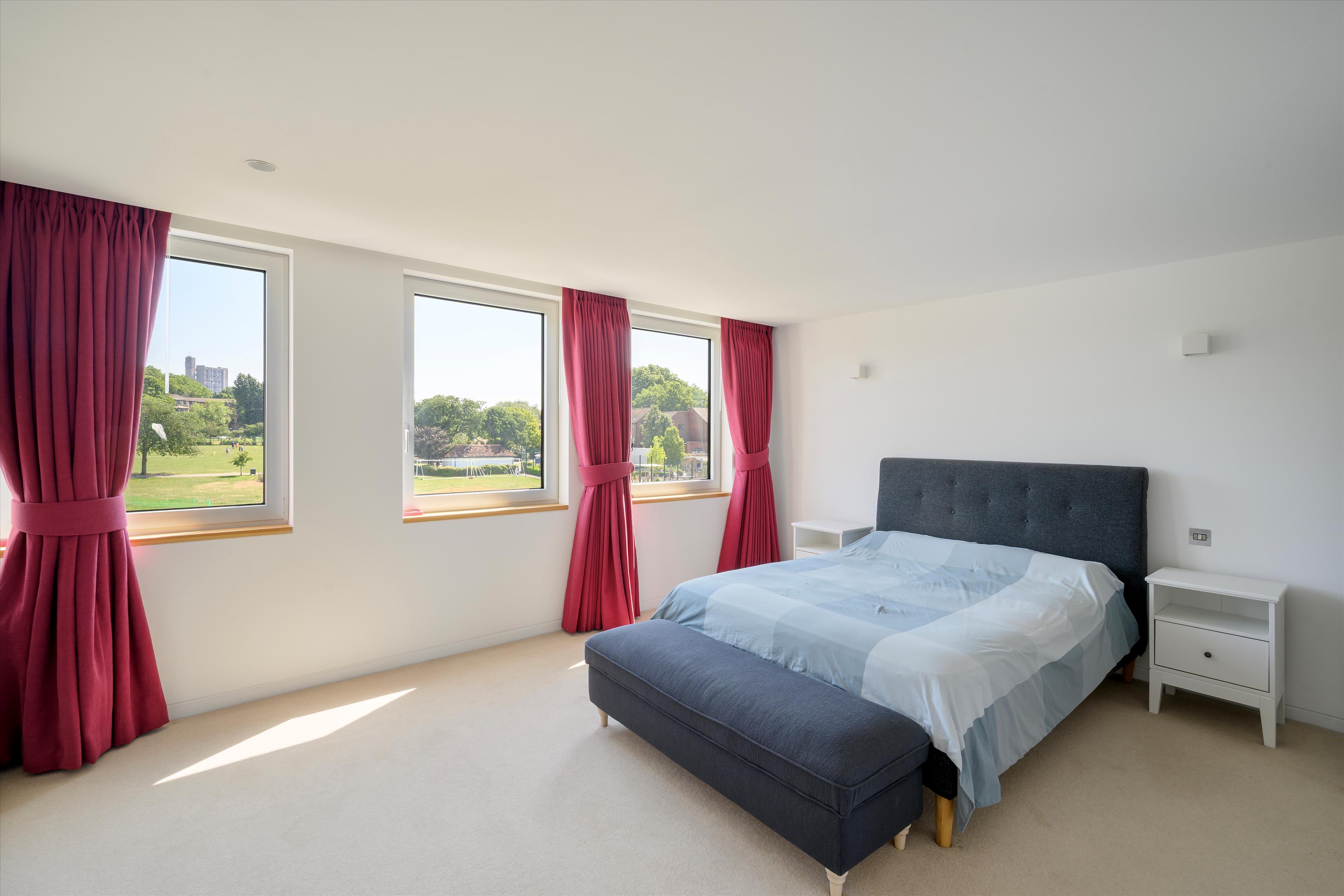 Pangbourne Avenue, London W10