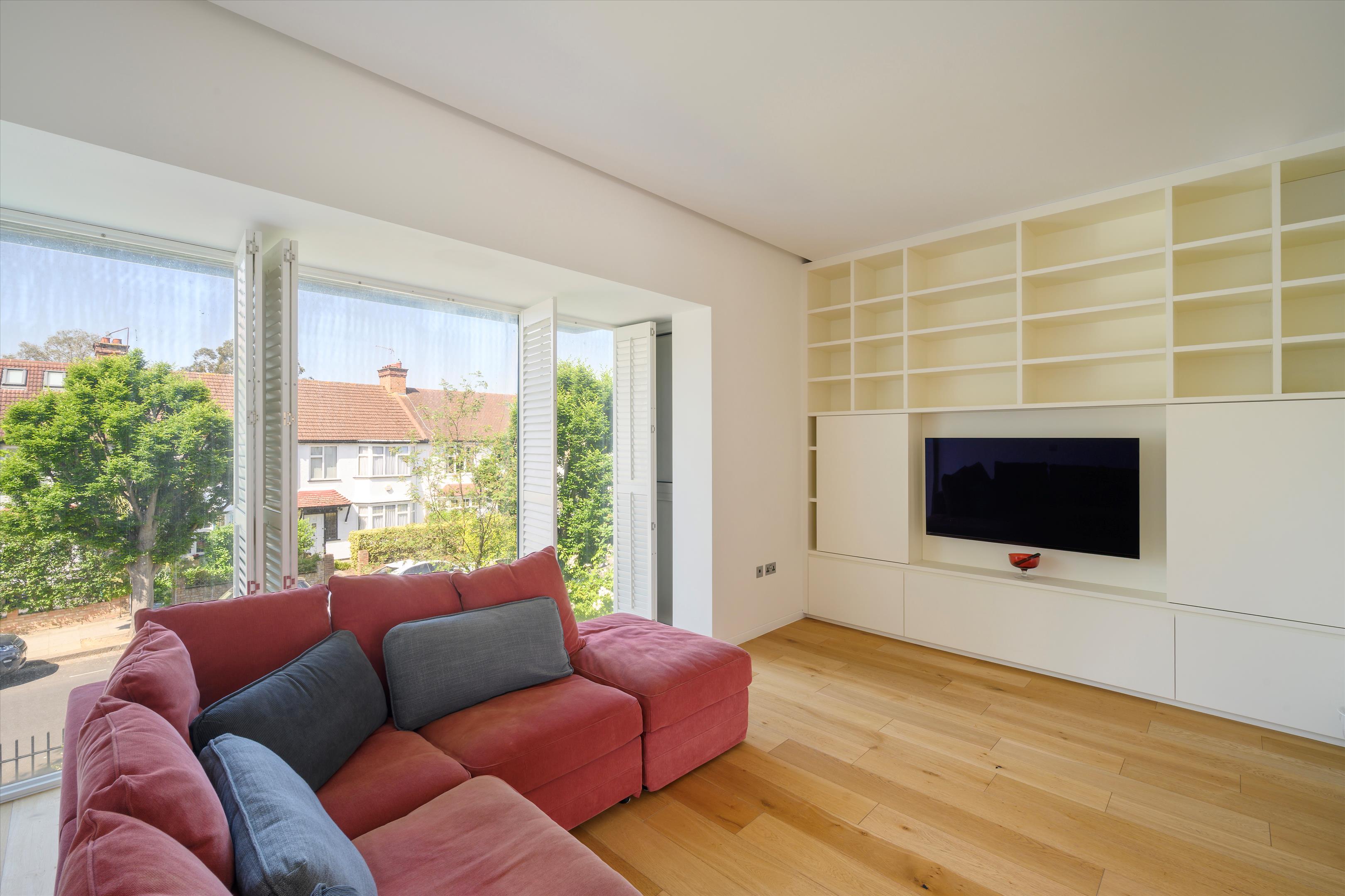 Pangbourne Avenue, London W10