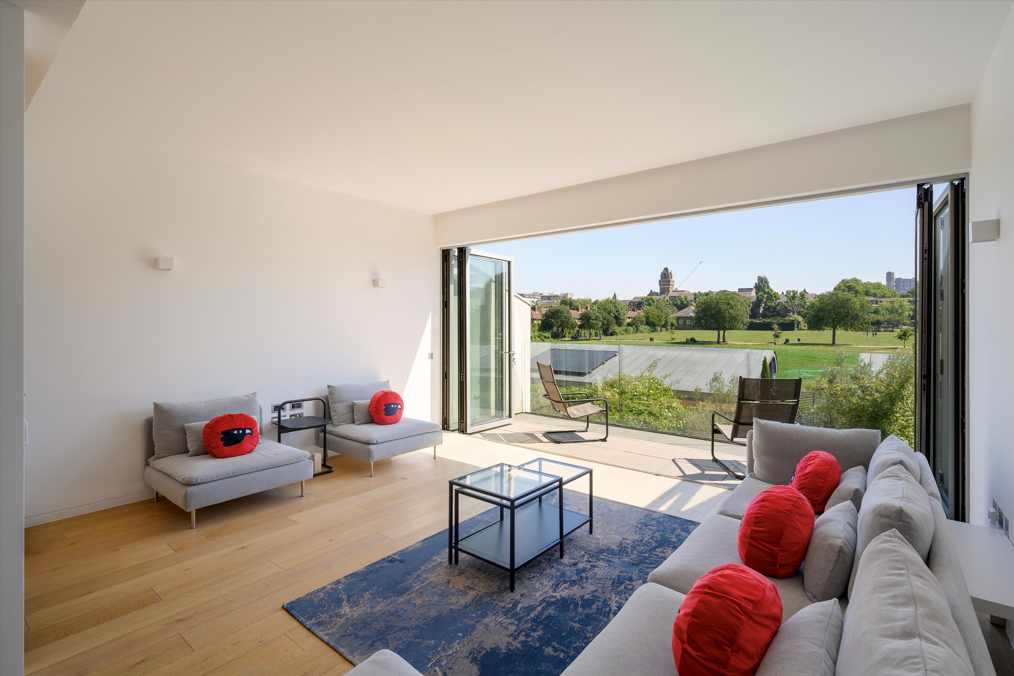 Pangbourne Avenue, London W10