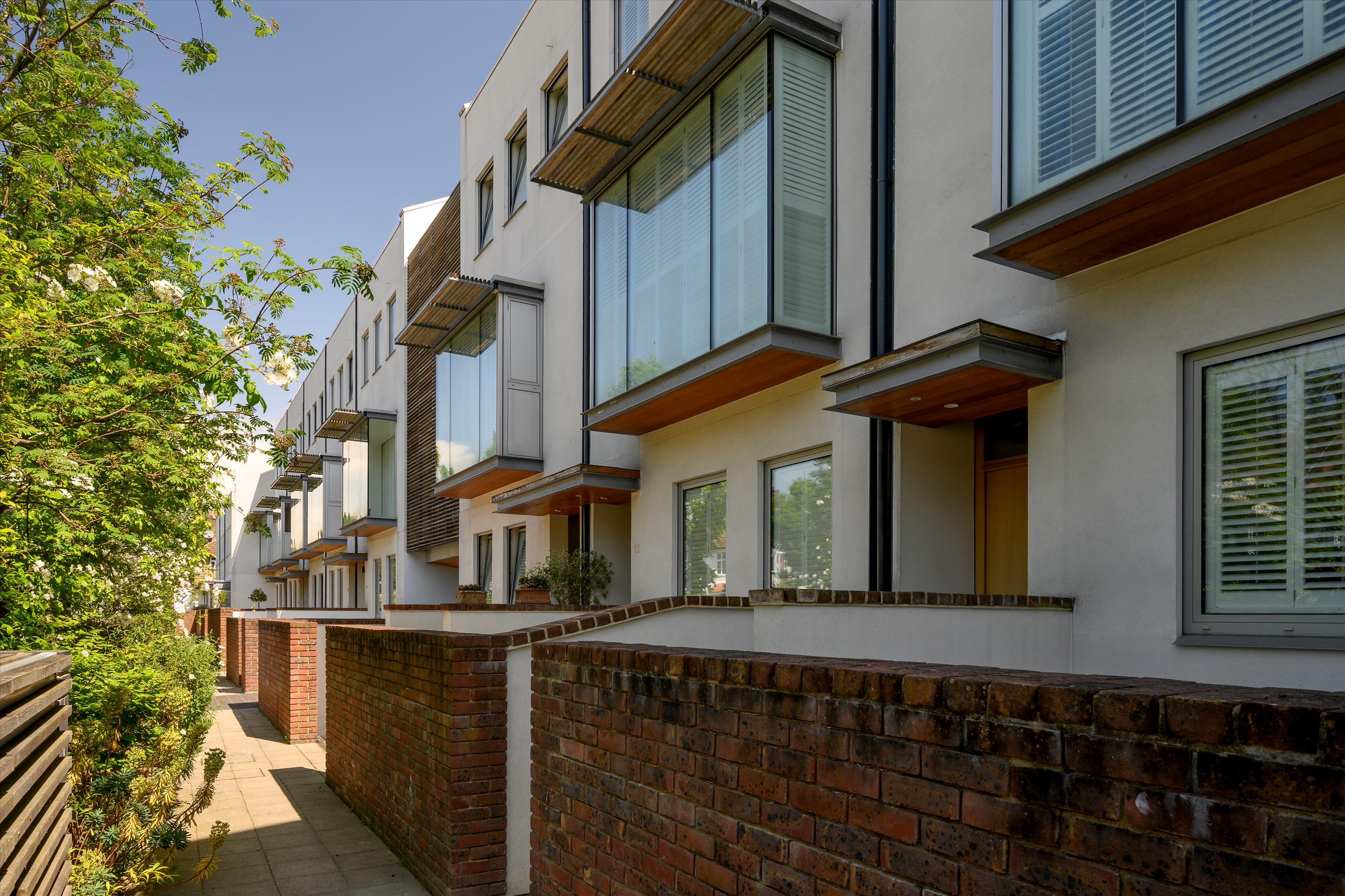Pangbourne Avenue, London W10