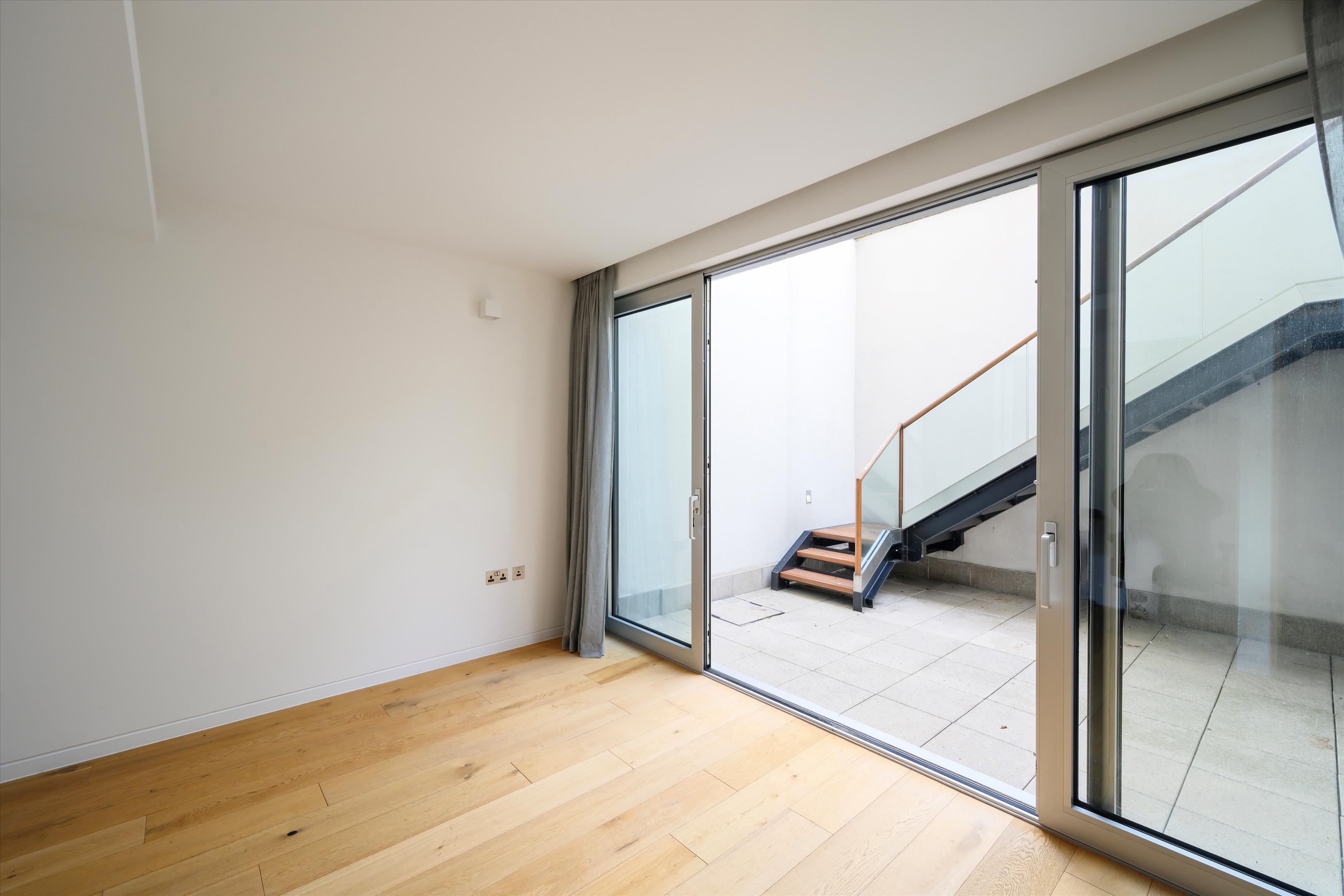 Pangbourne Avenue, London W10