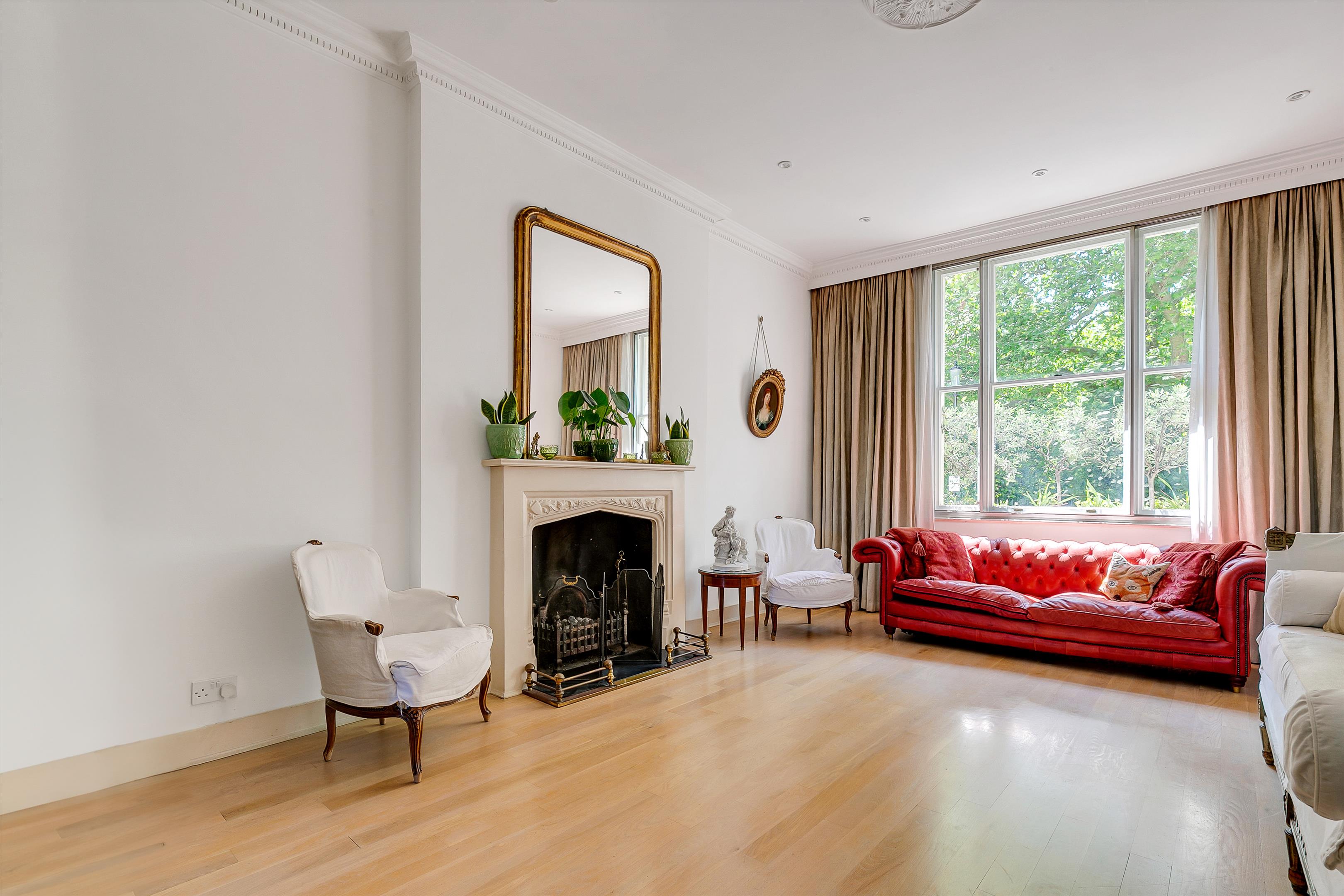 Royal Crescent, Holland Park, W11