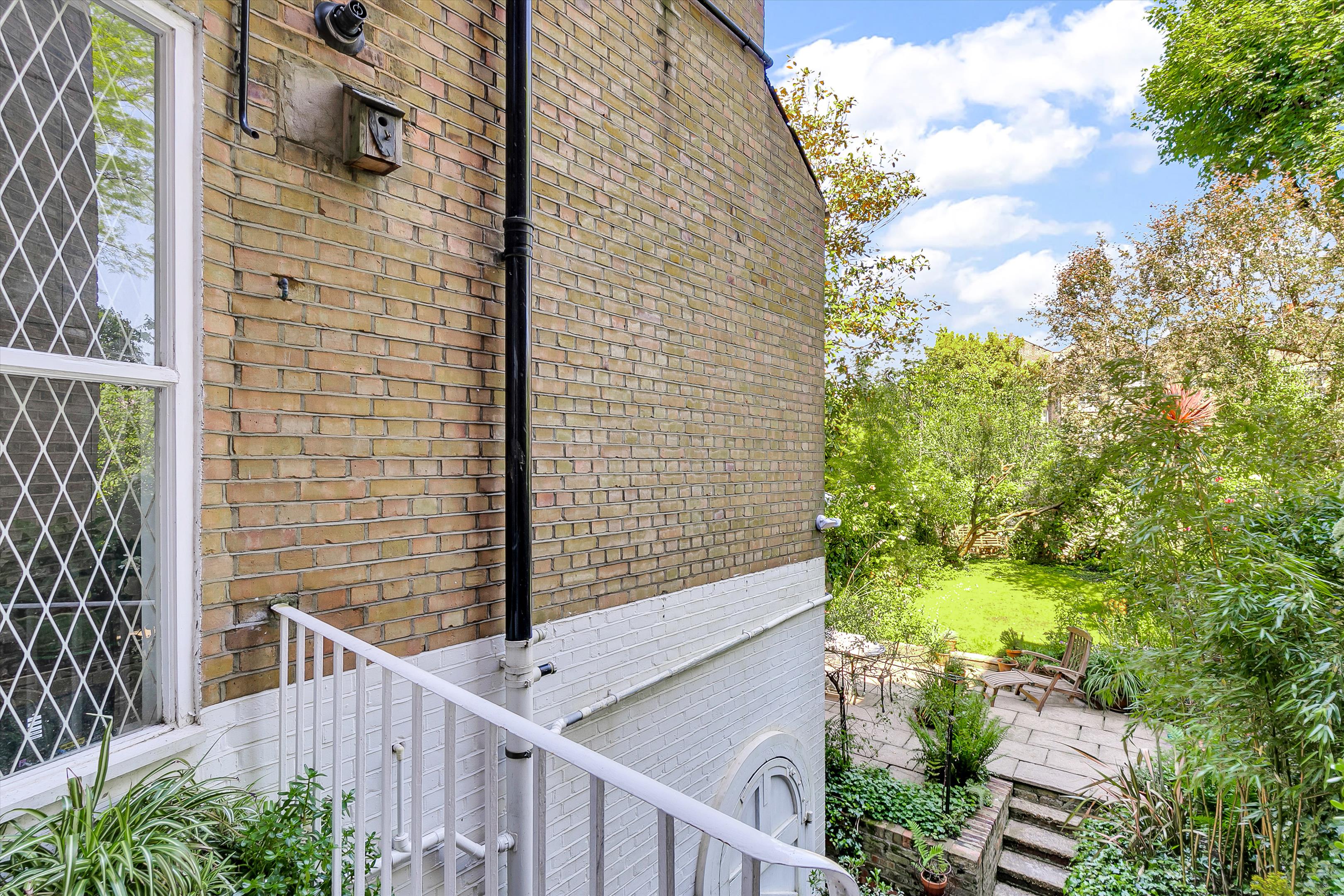 Royal Crescent, Holland Park, W11