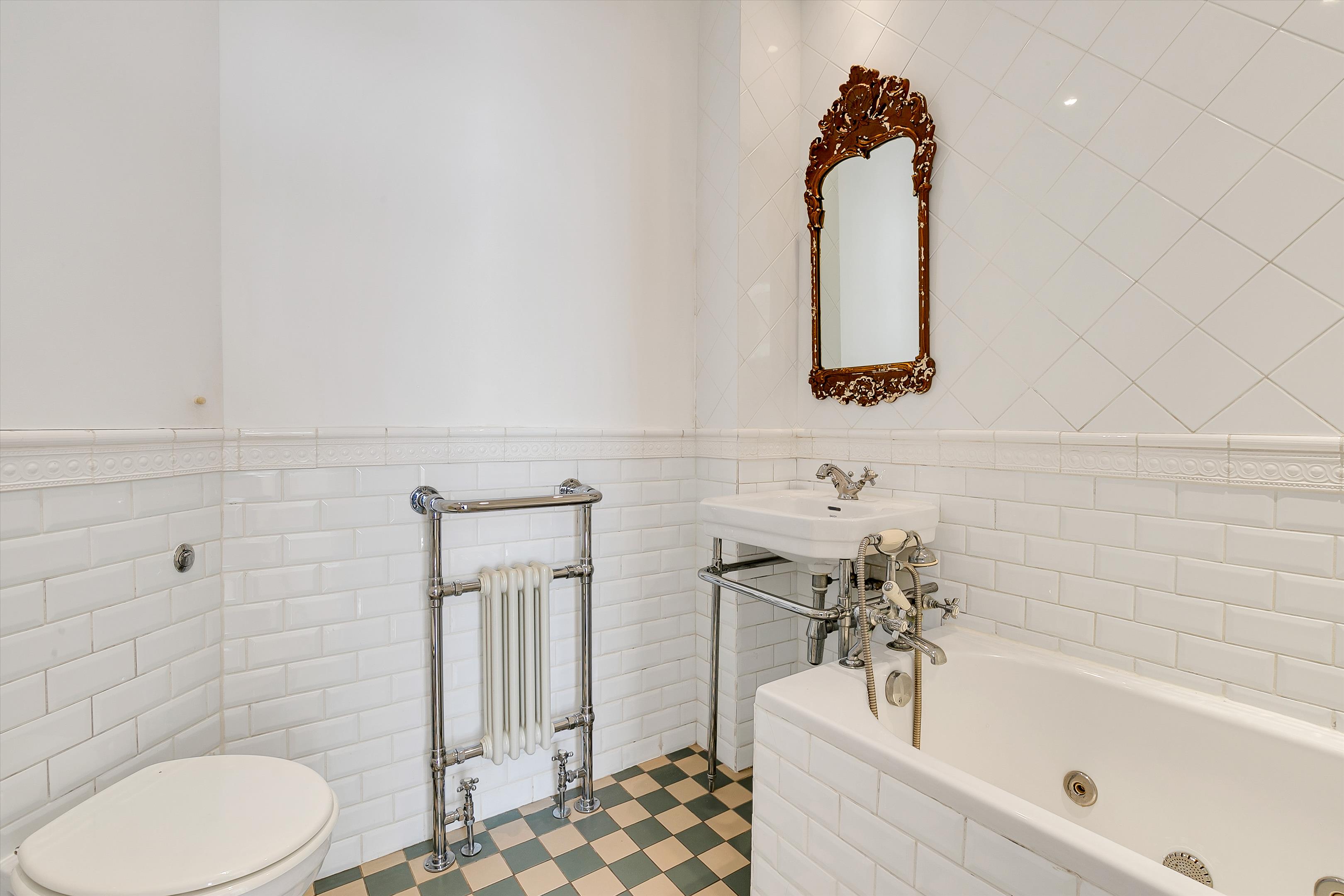 Royal Crescent, Holland Park, W11