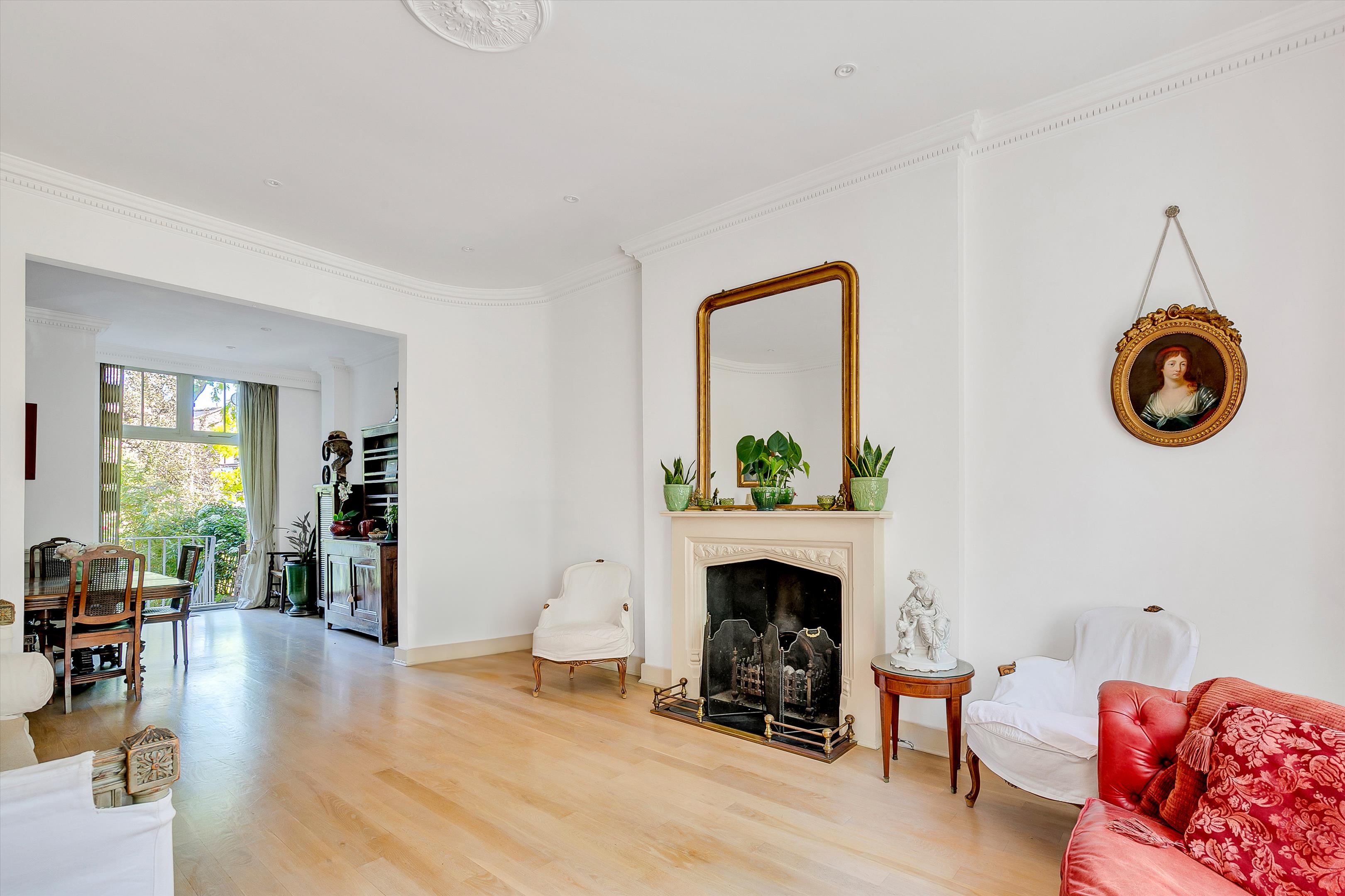 Royal Crescent, Holland Park, W11