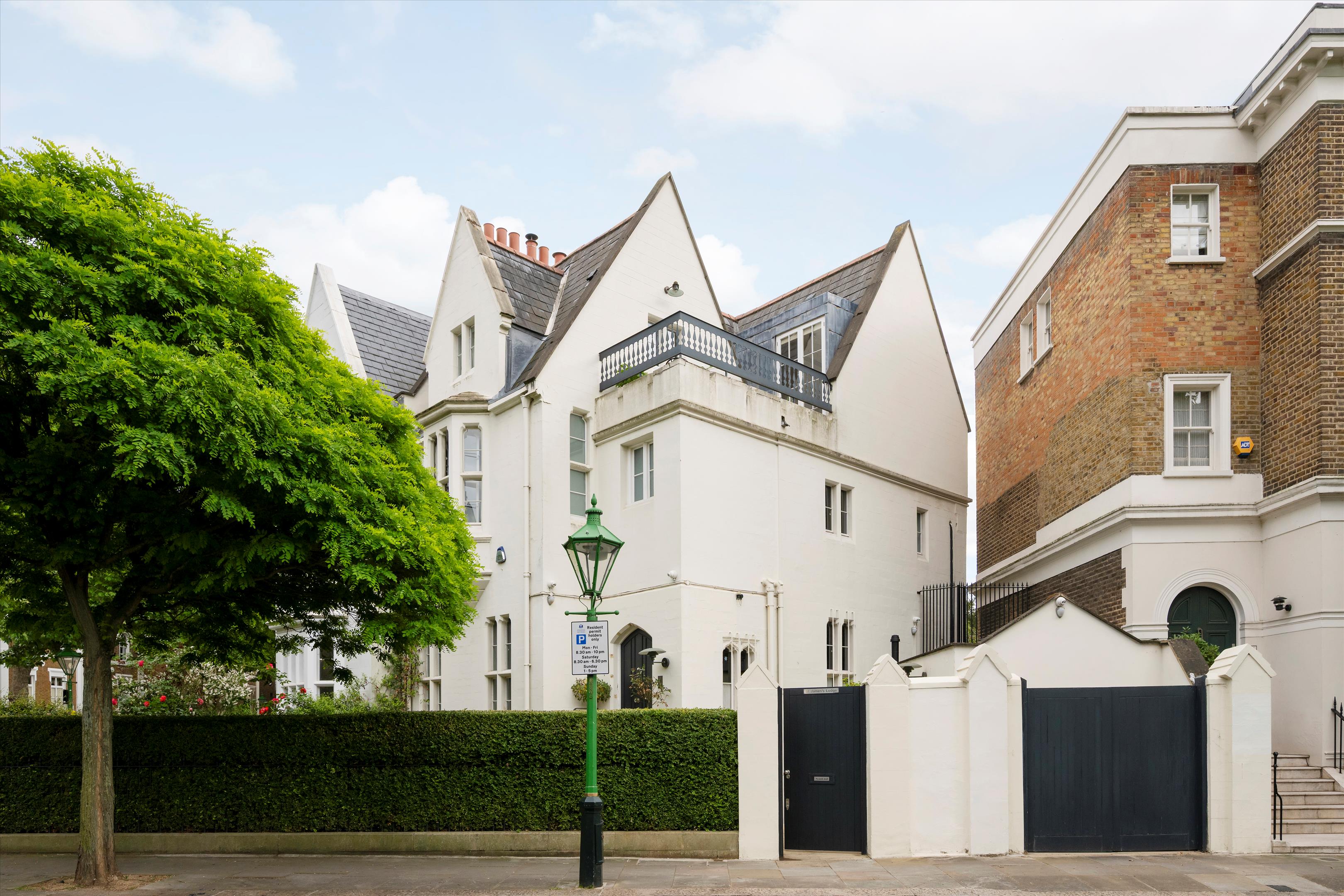 St. James’s Lodge, W11