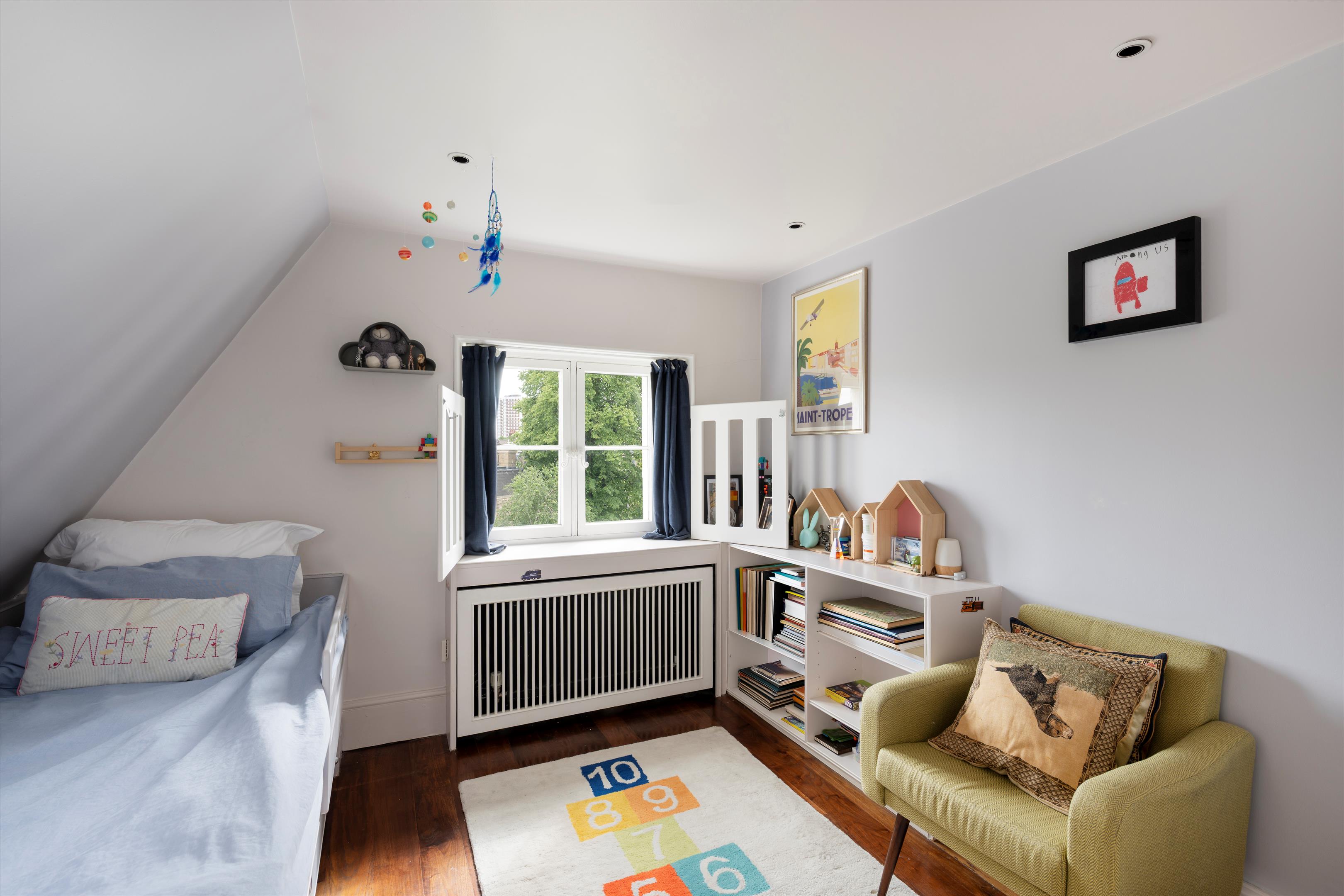 St. James’s Lodge, W11
