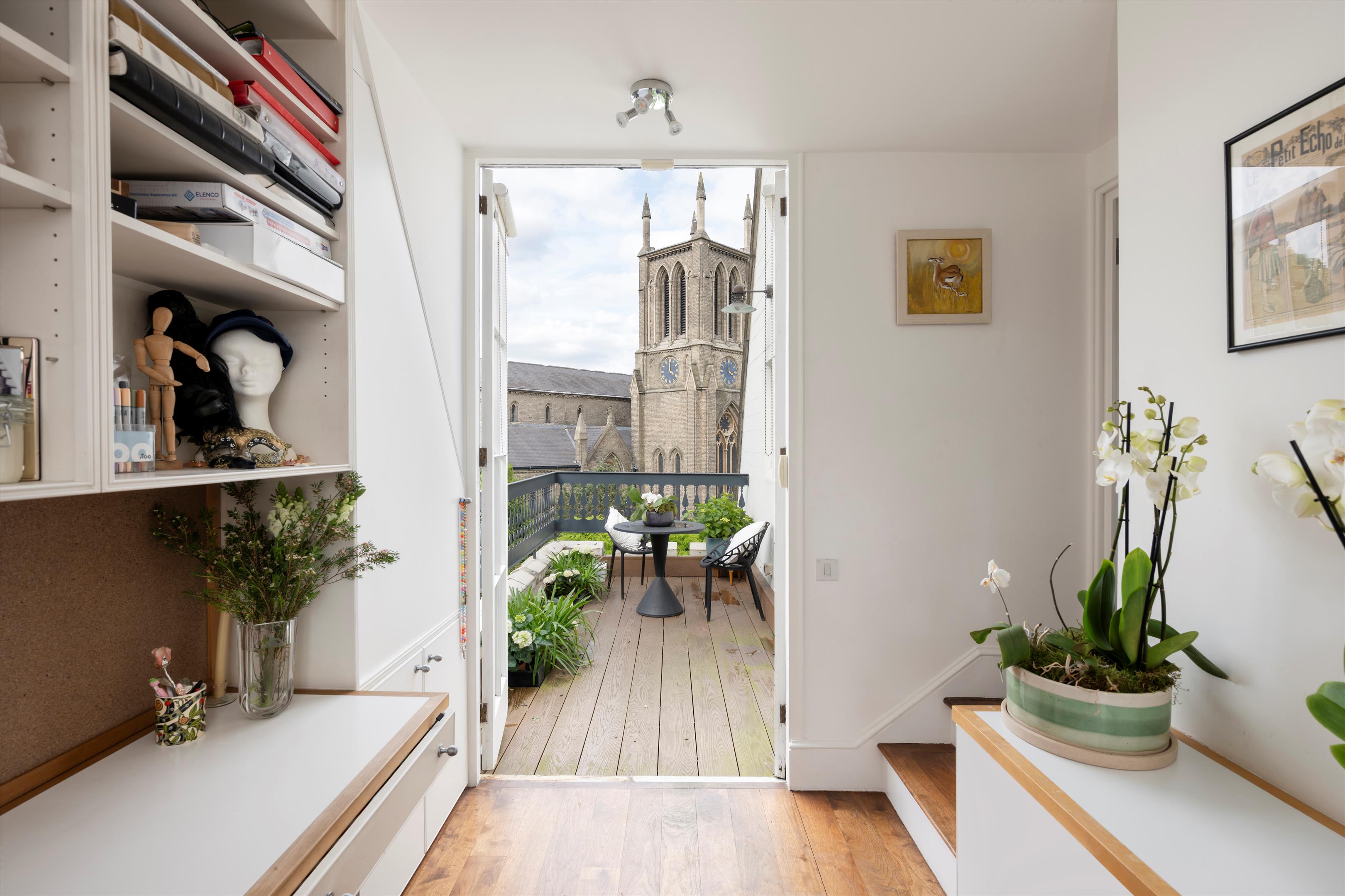 St. James’s Lodge, W11