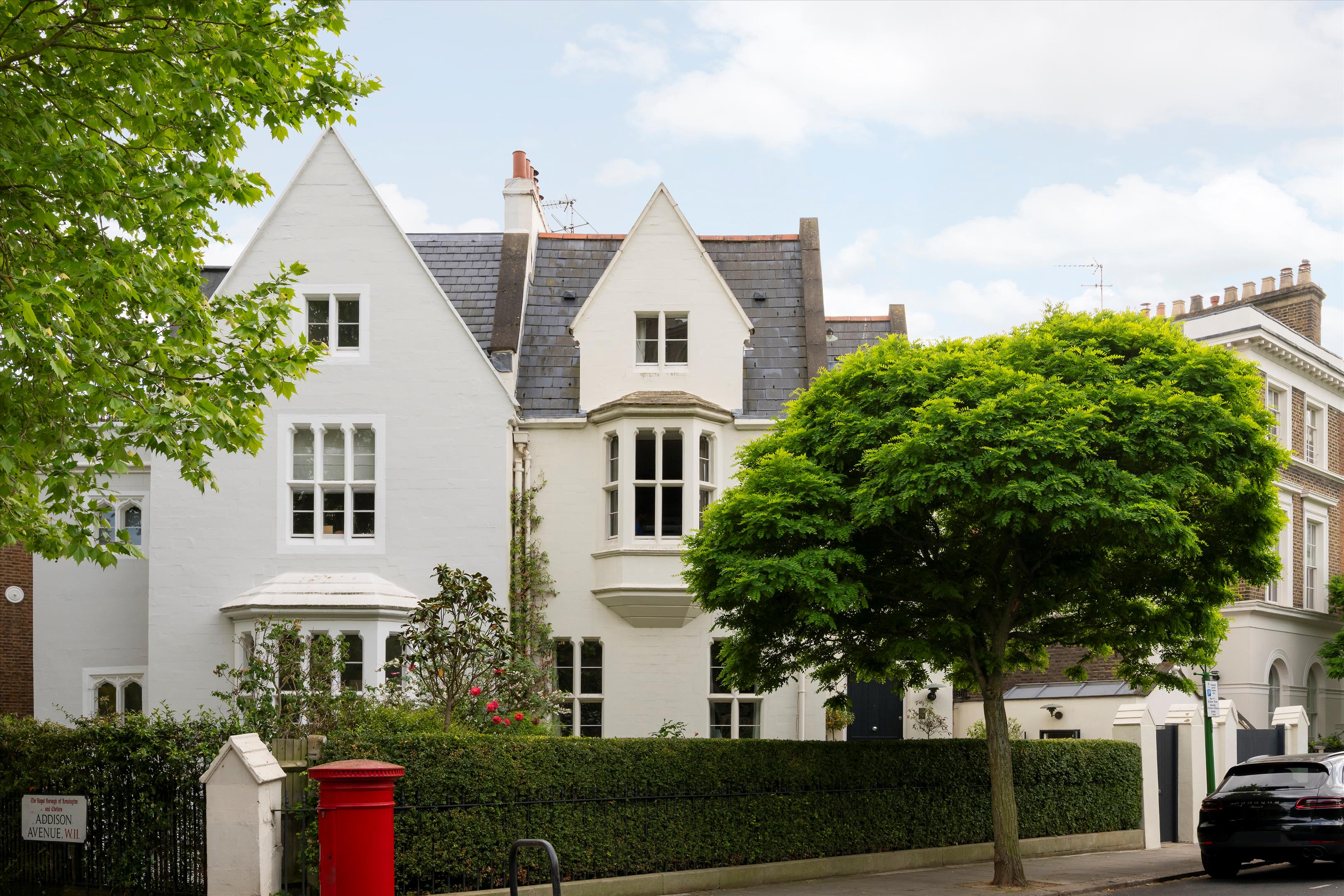 St. James’s Lodge, W11