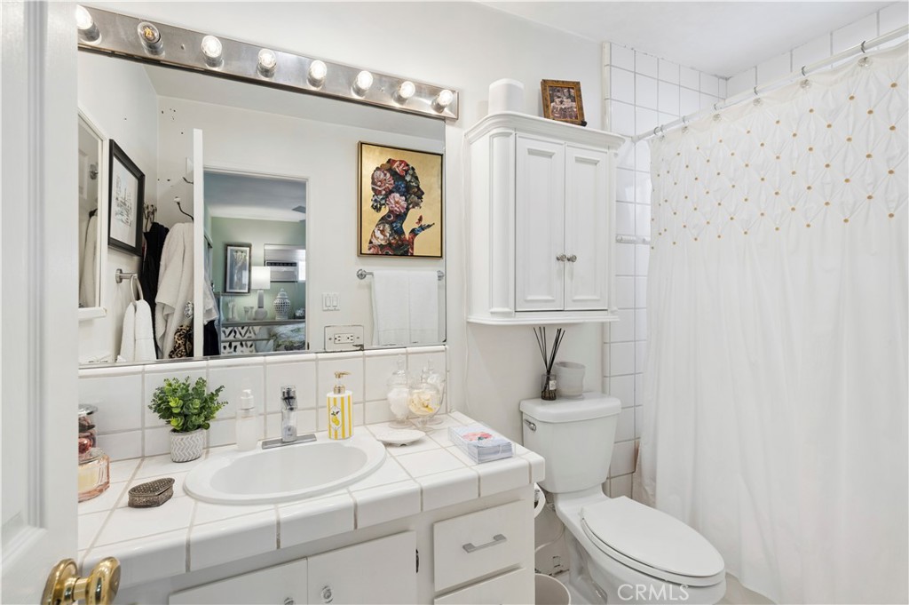 611 Larkspur