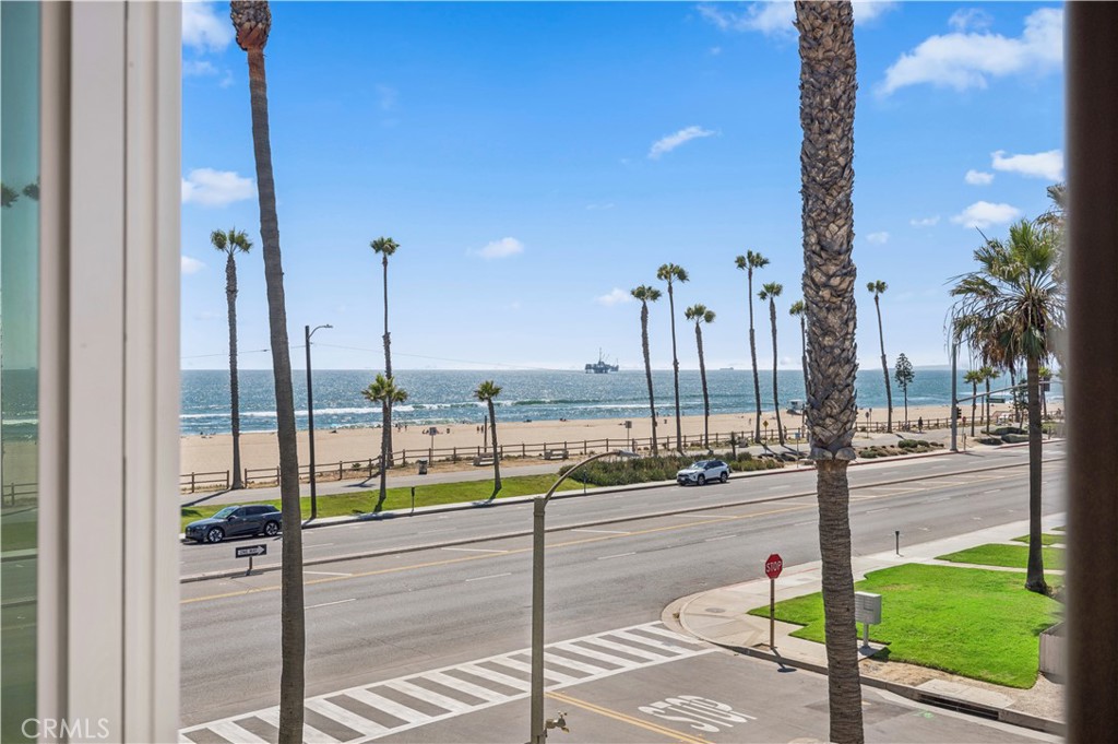 1516 Pacific Coast, Huntington Beach 