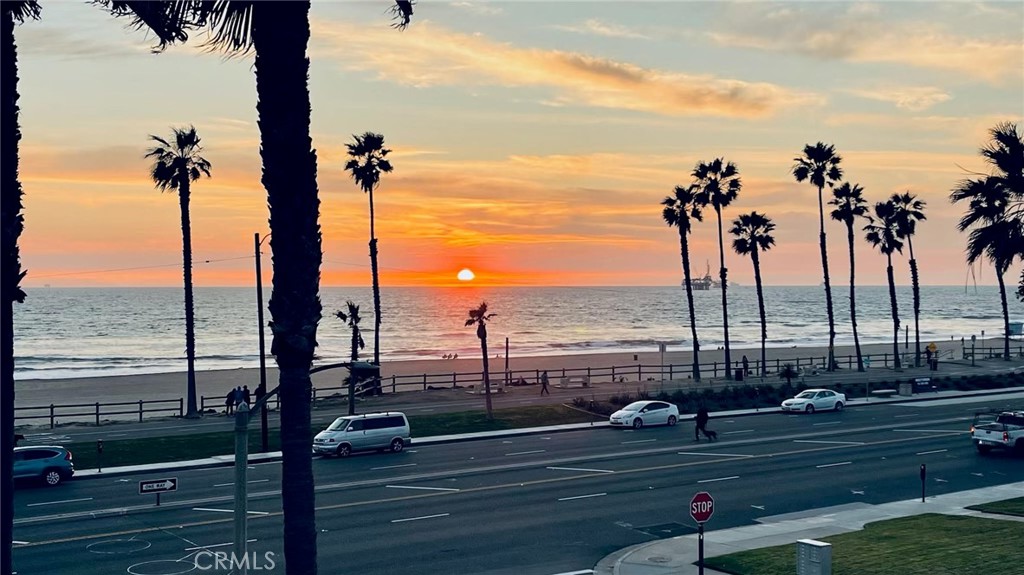 1516 Pacific Coast, Huntington Beach 