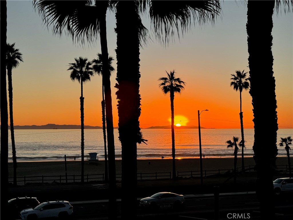 1516 Pacific Coast, Huntington Beach 