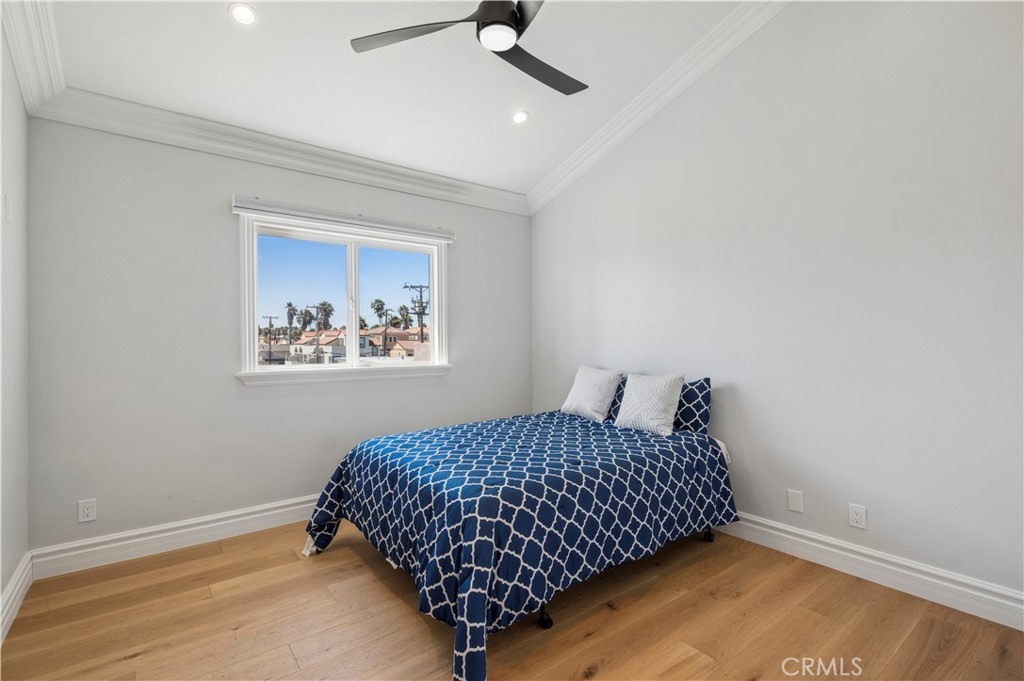 1516 Pacific Coast, Huntington Beach 