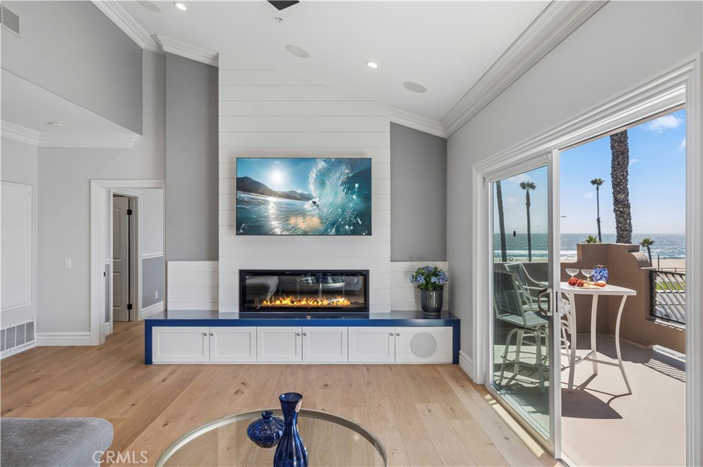 1516 Pacific Coast, Huntington Beach 