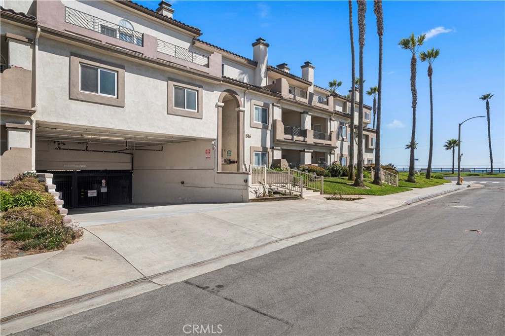 1516 Pacific Coast, Huntington Beach 