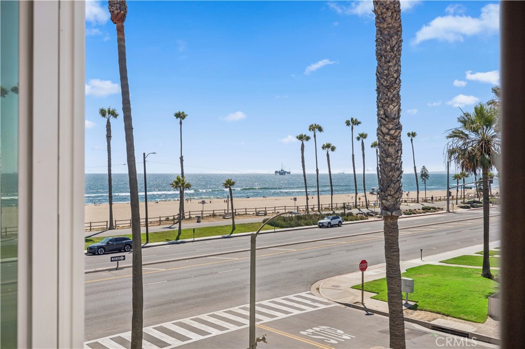 1516 Pacific Coast, Huntington Beach 