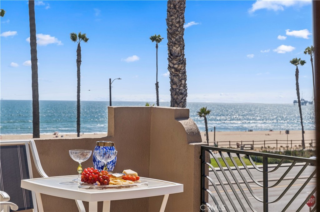 1516 Pacific Coast, Huntington Beach 
