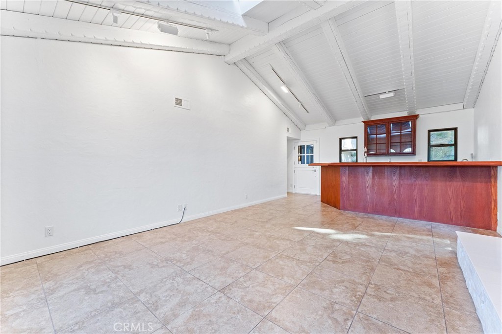 604 Avenida Acapulco