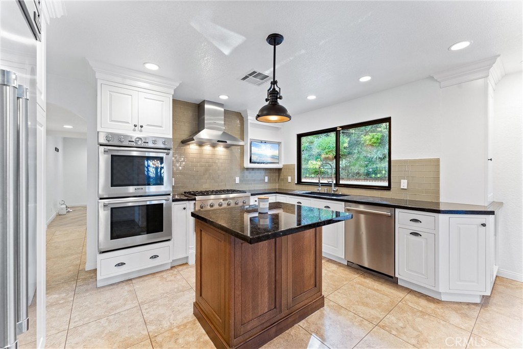 604 Avenida Acapulco