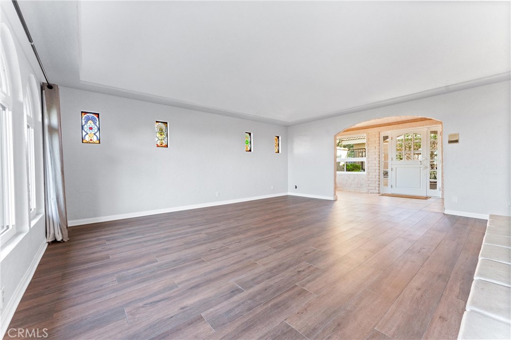 604 Avenida Acapulco