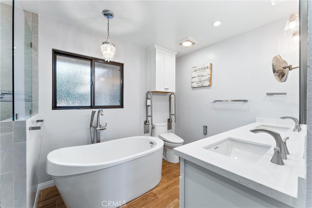 604 Avenida Acapulco