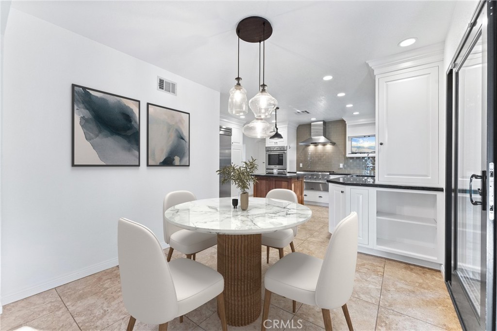 604 Avenida Acapulco