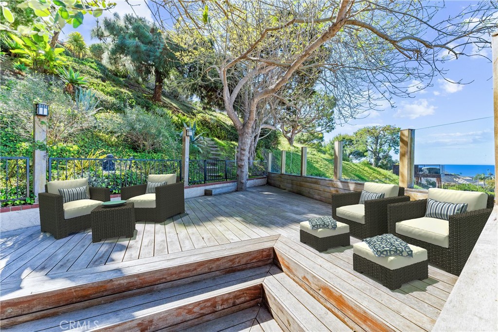 604 Avenida Acapulco