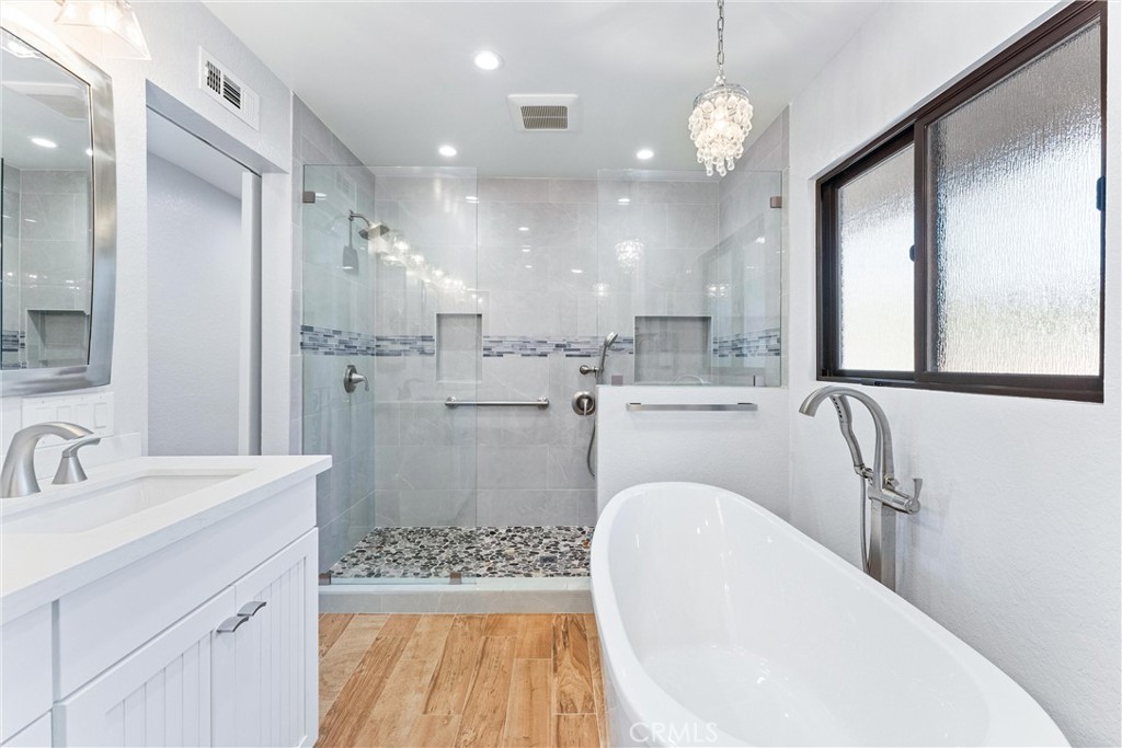 604 Avenida Acapulco