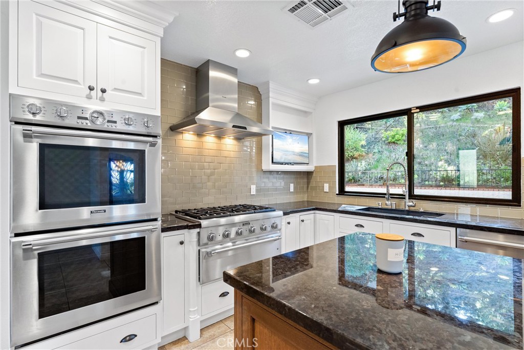 604 Avenida Acapulco