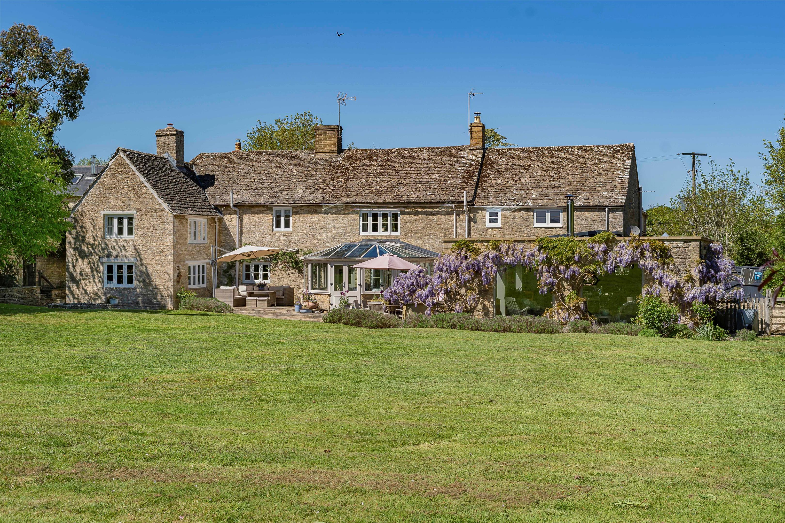 Lew, Bampton, Oxfordshire OX18